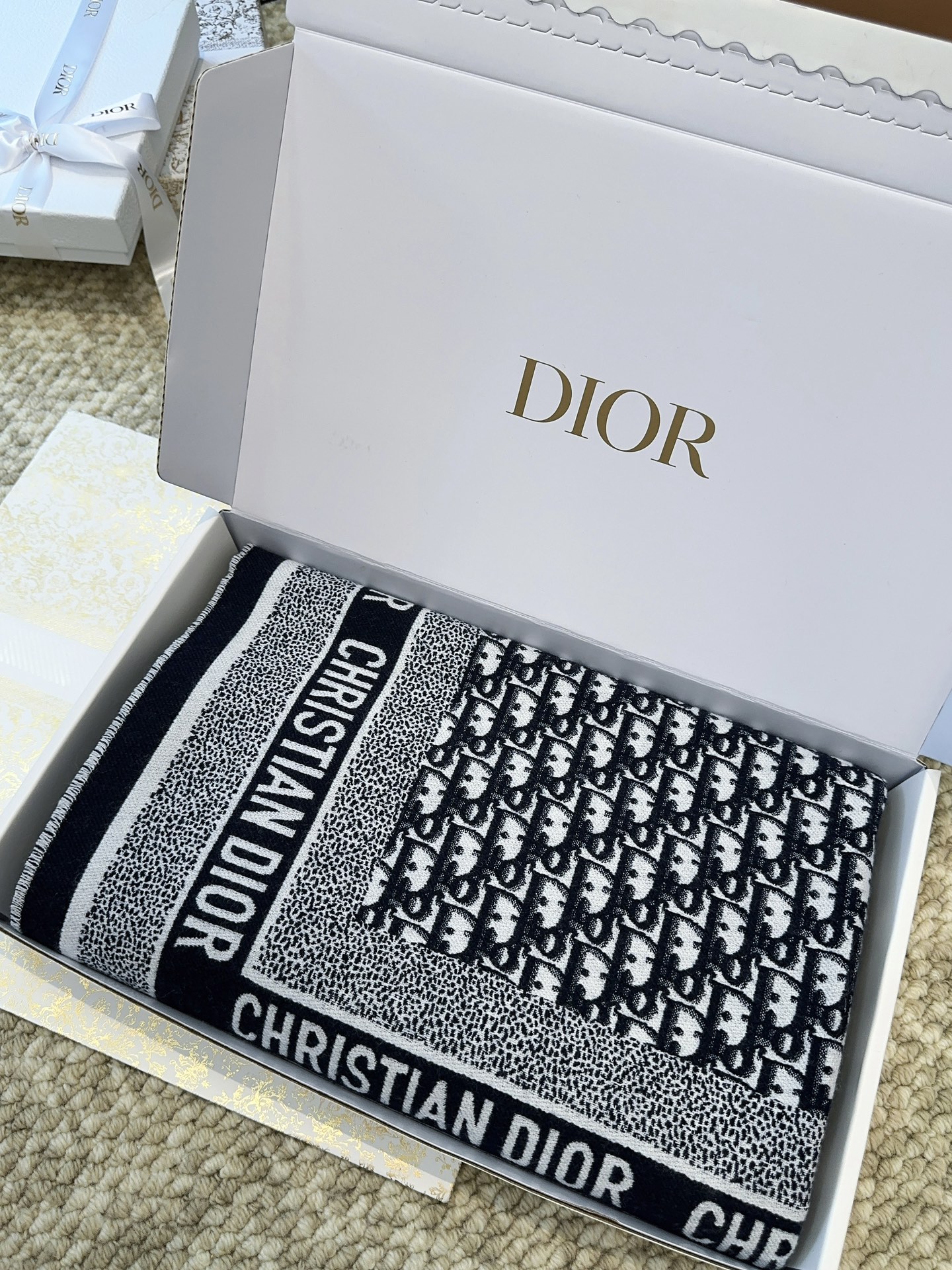 Dior scarf