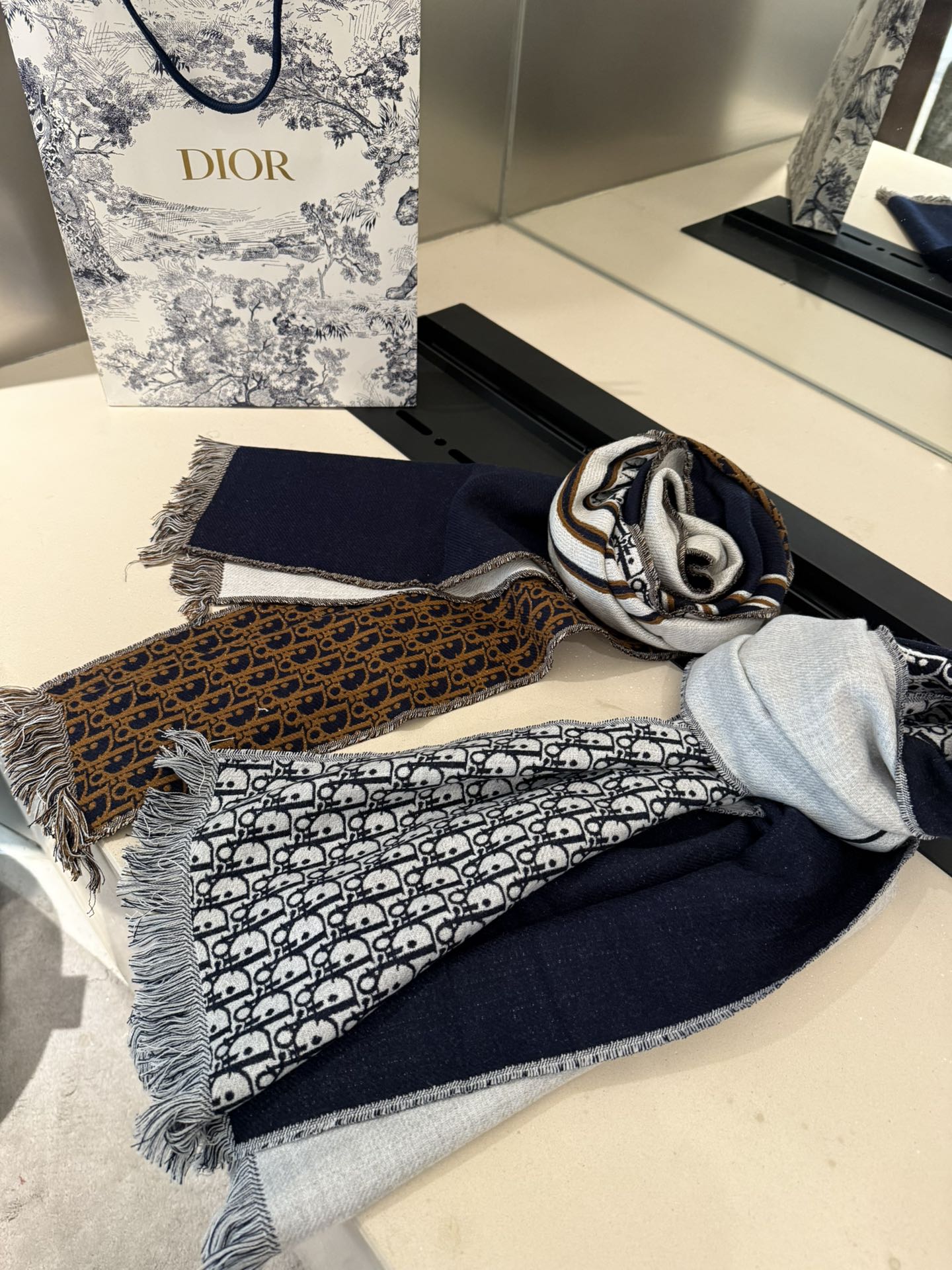 Dior scarf