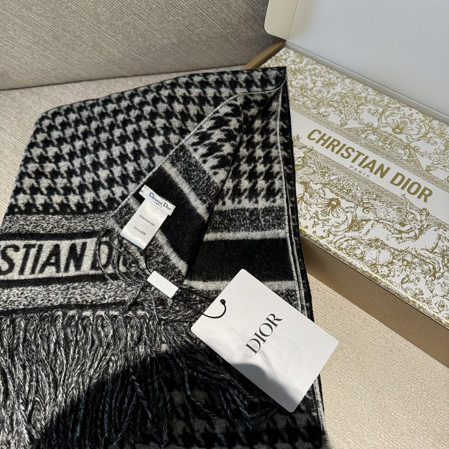 Dior scarf