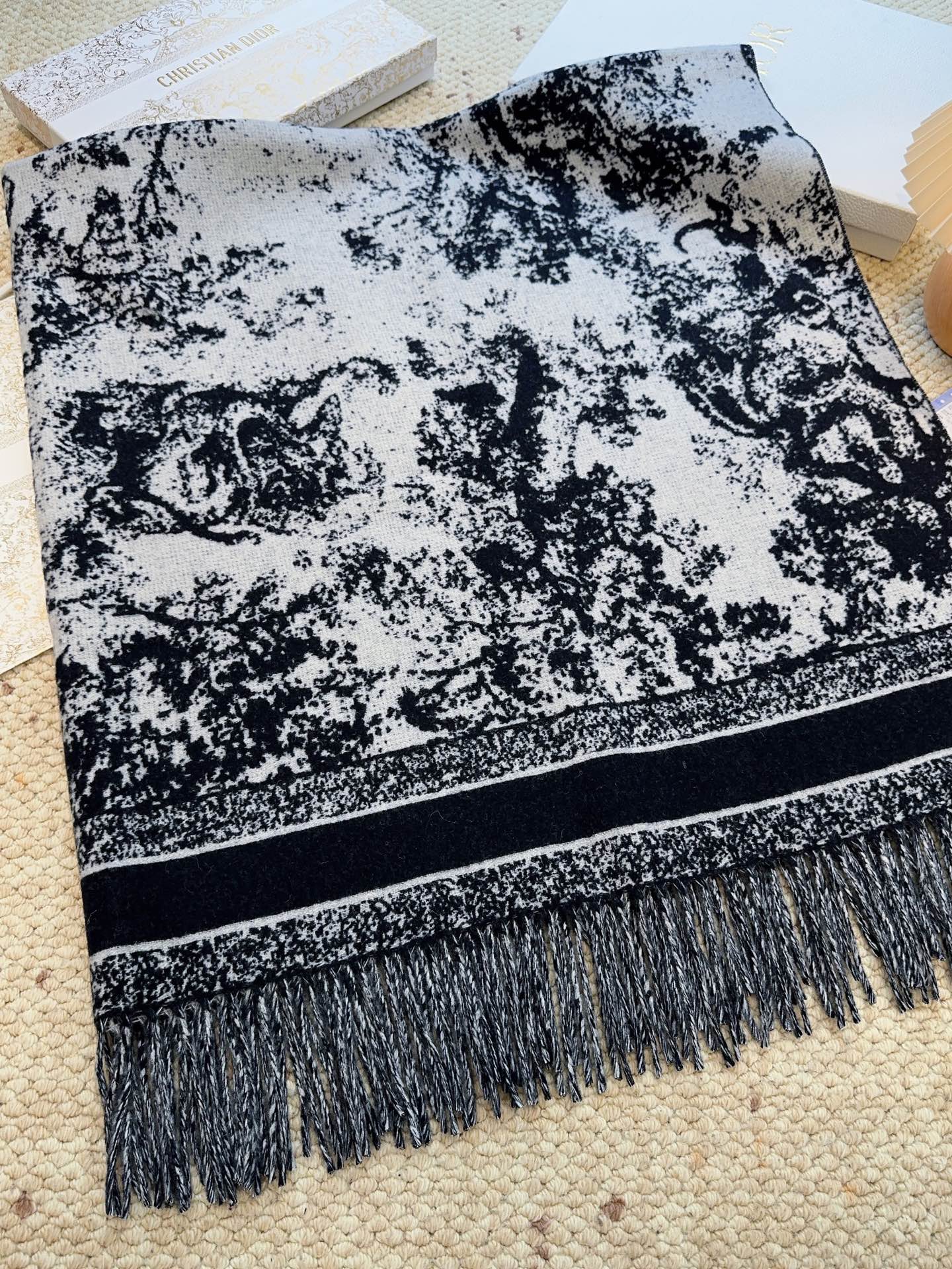 Dior scarf