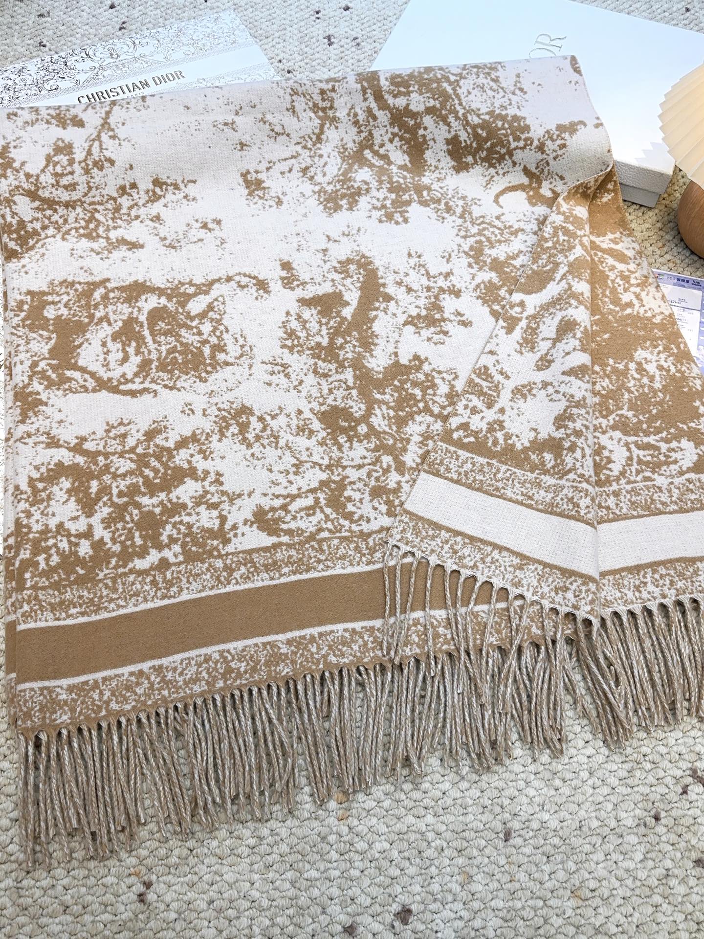 Dior scarf