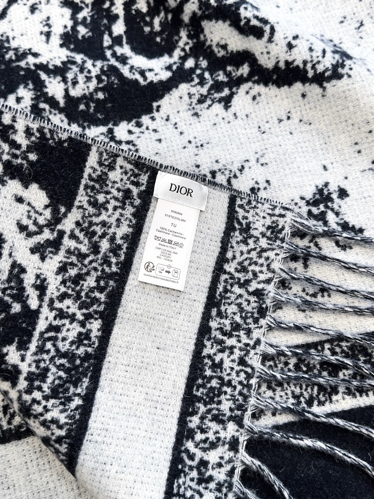 Dior scarf