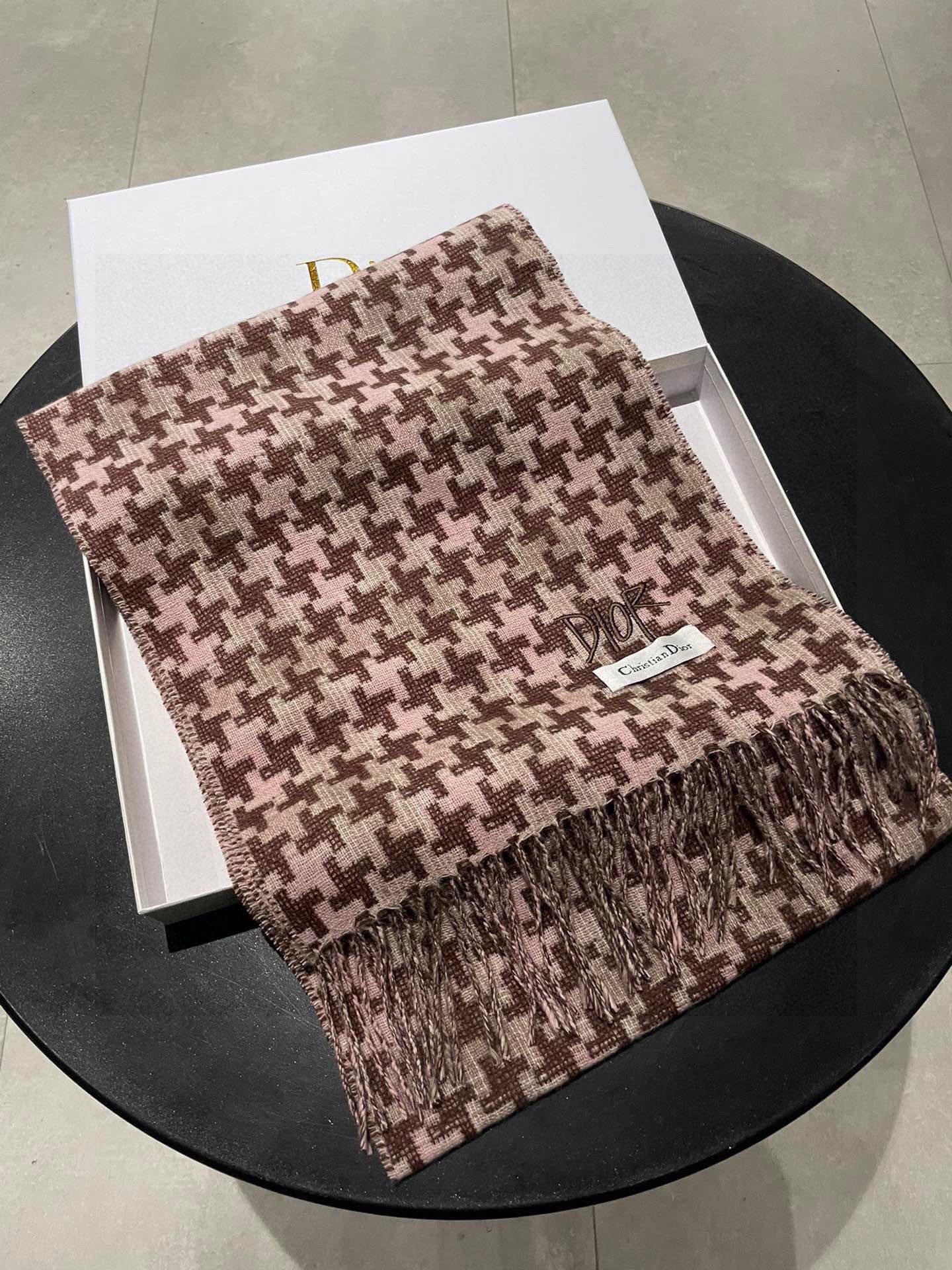 Dior scarf