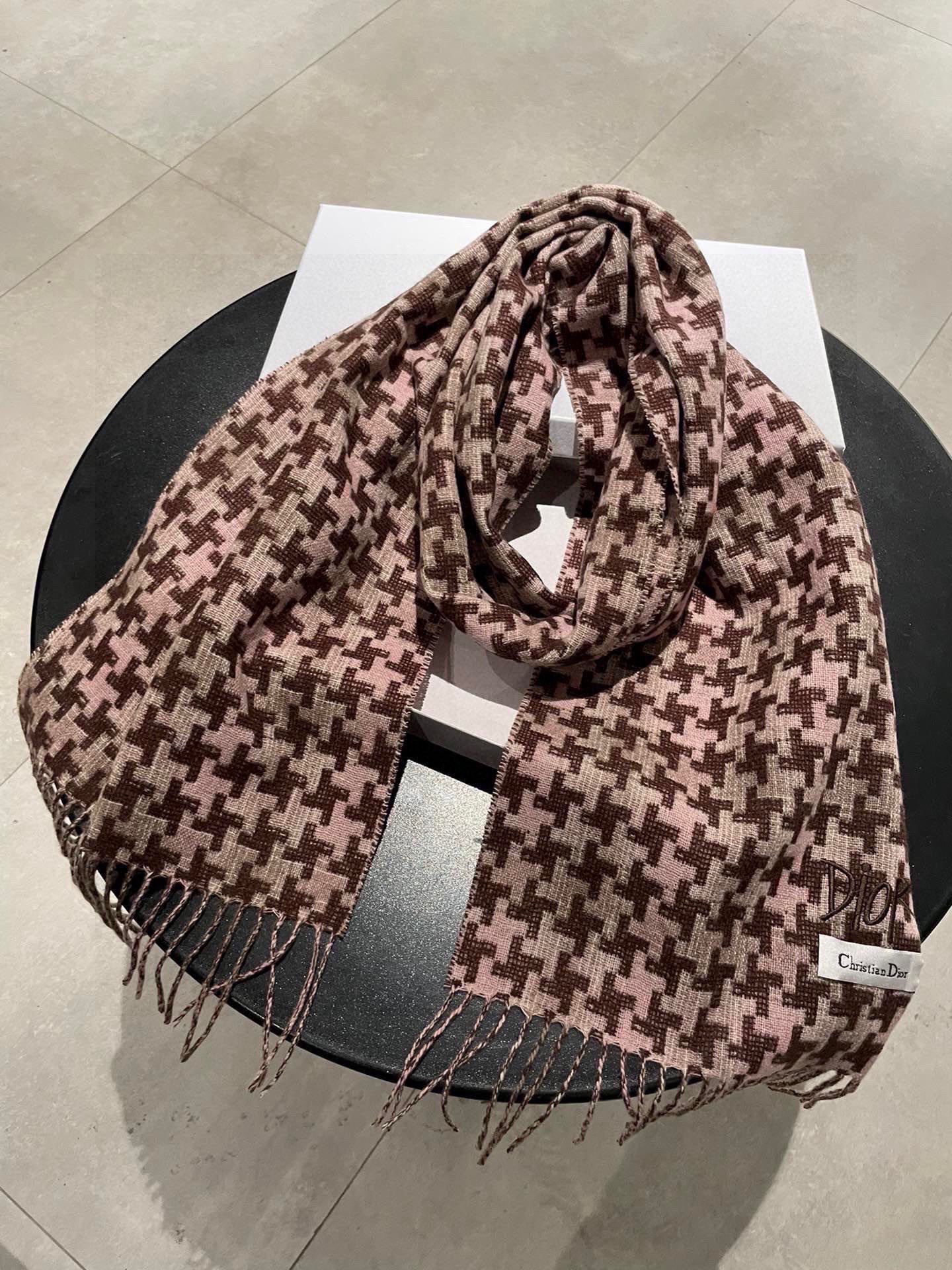 Dior scarf