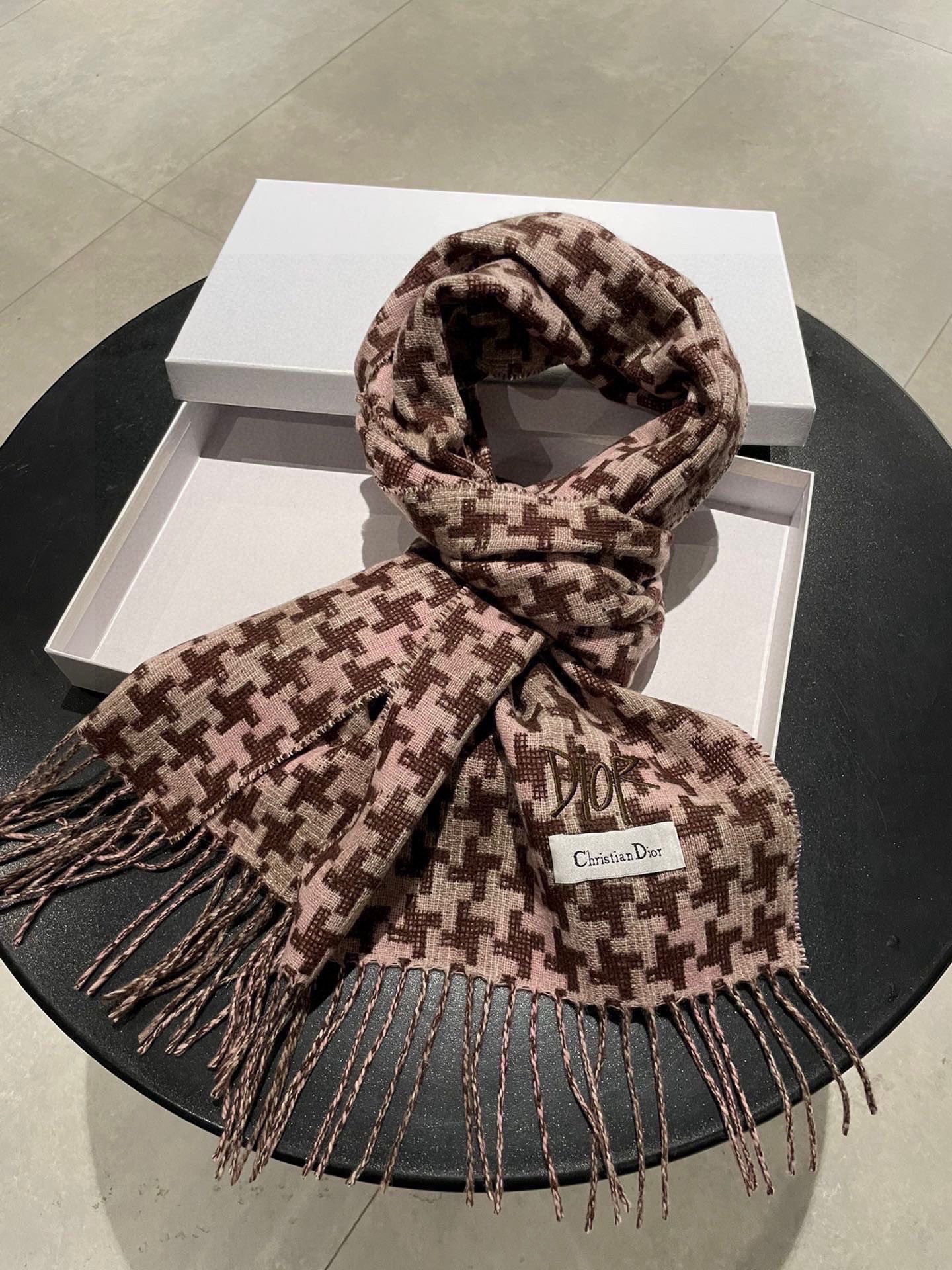 Dior scarf