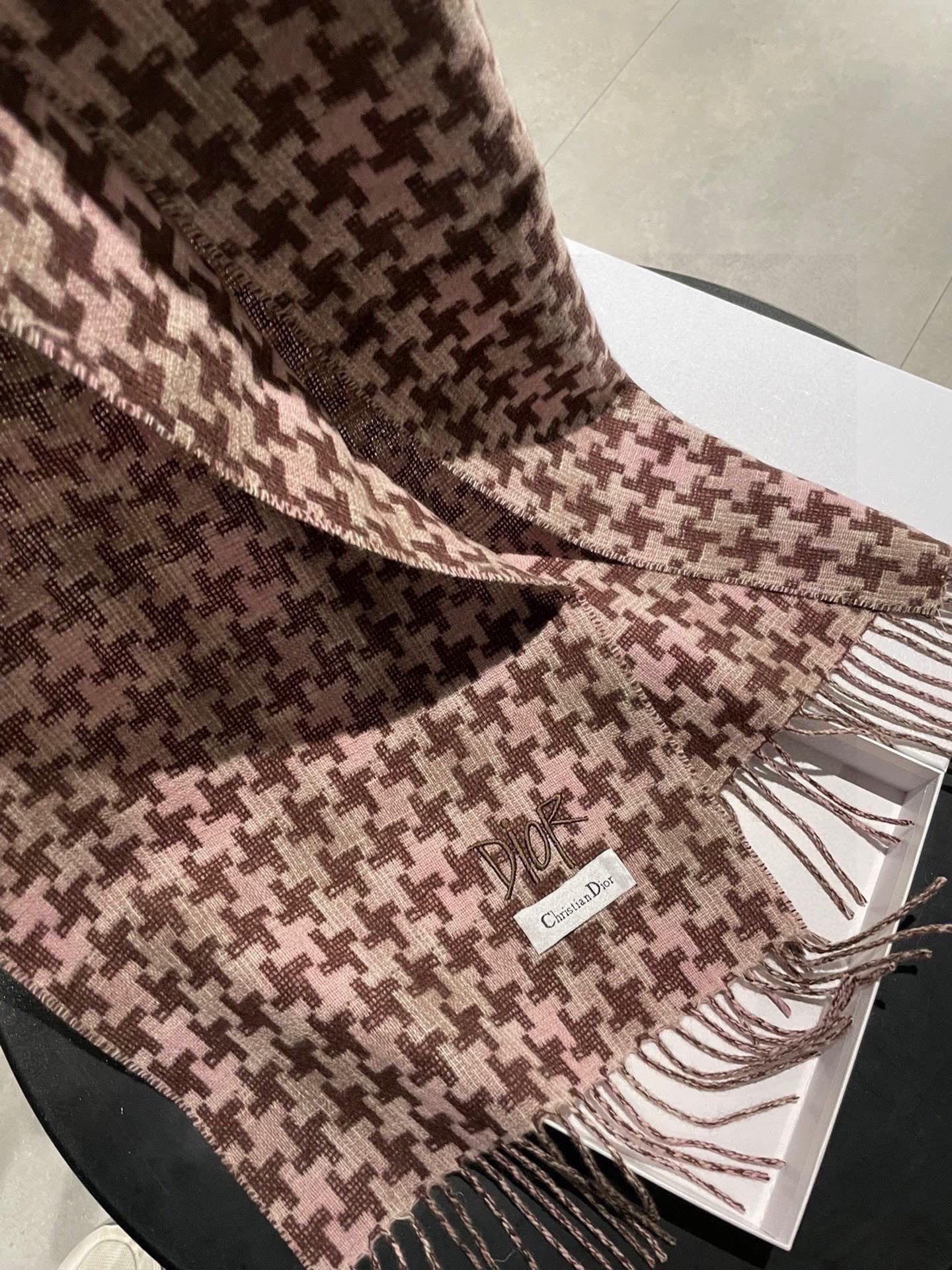 Dior scarf