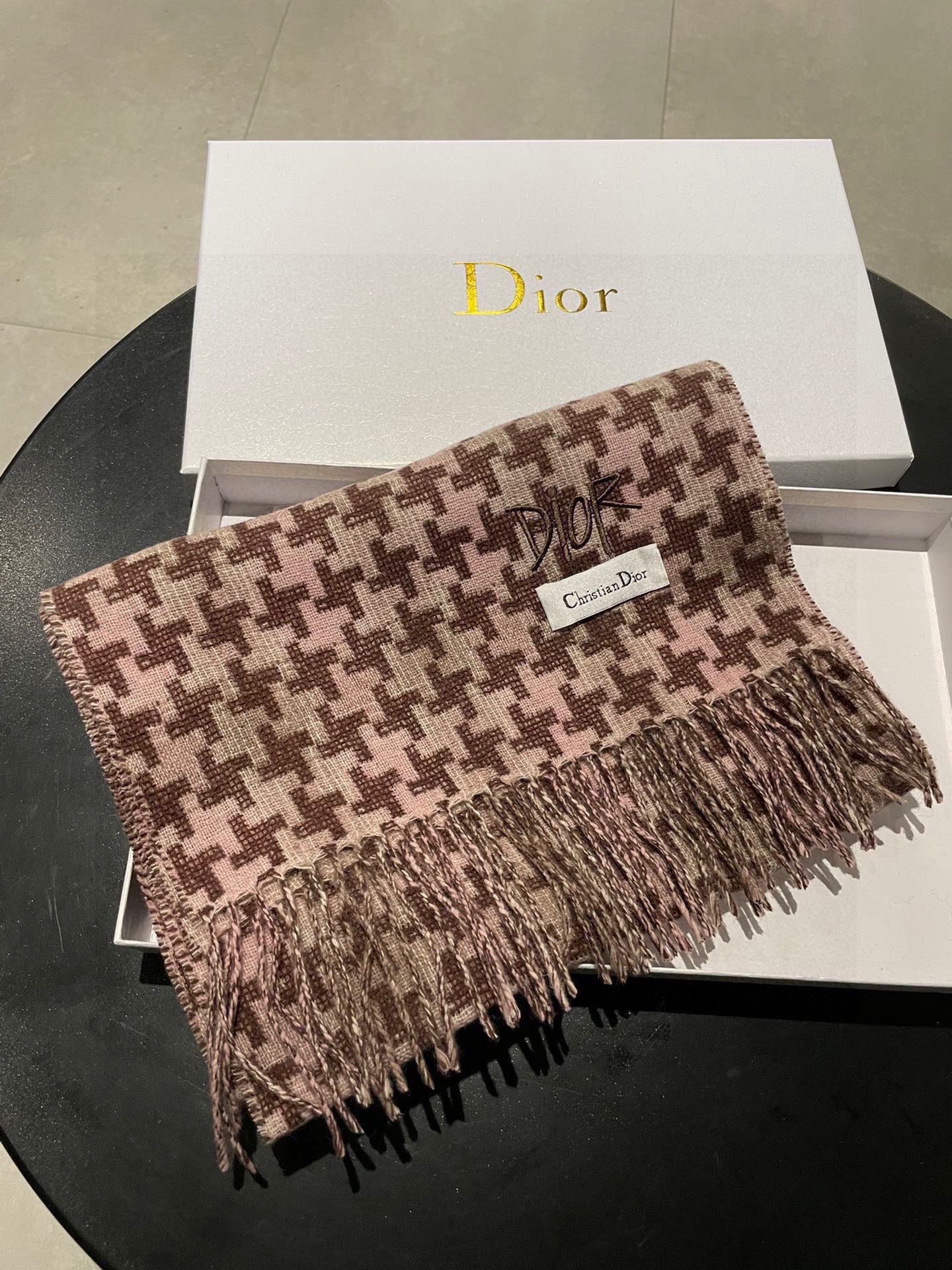 Dior scarf