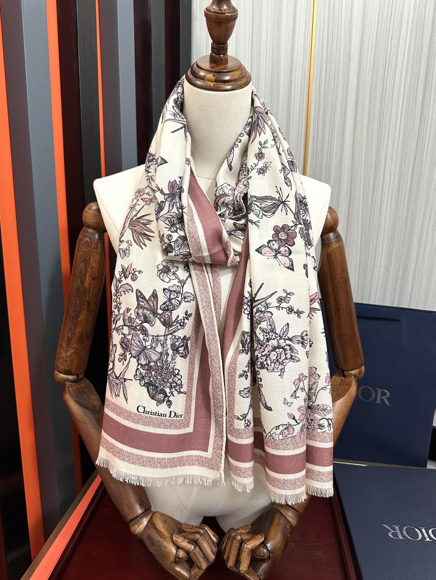 Dior scarf