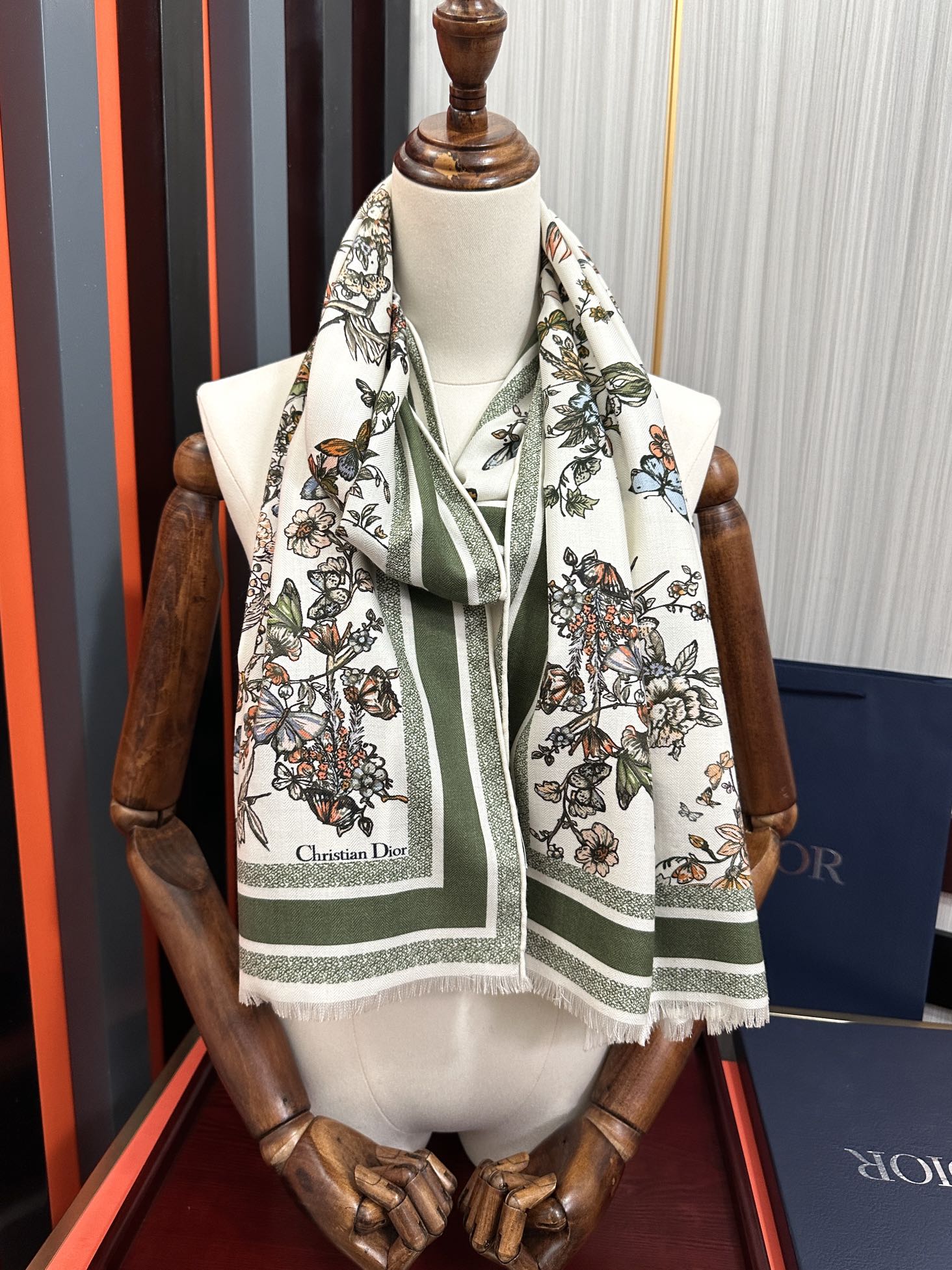 Dior scarf