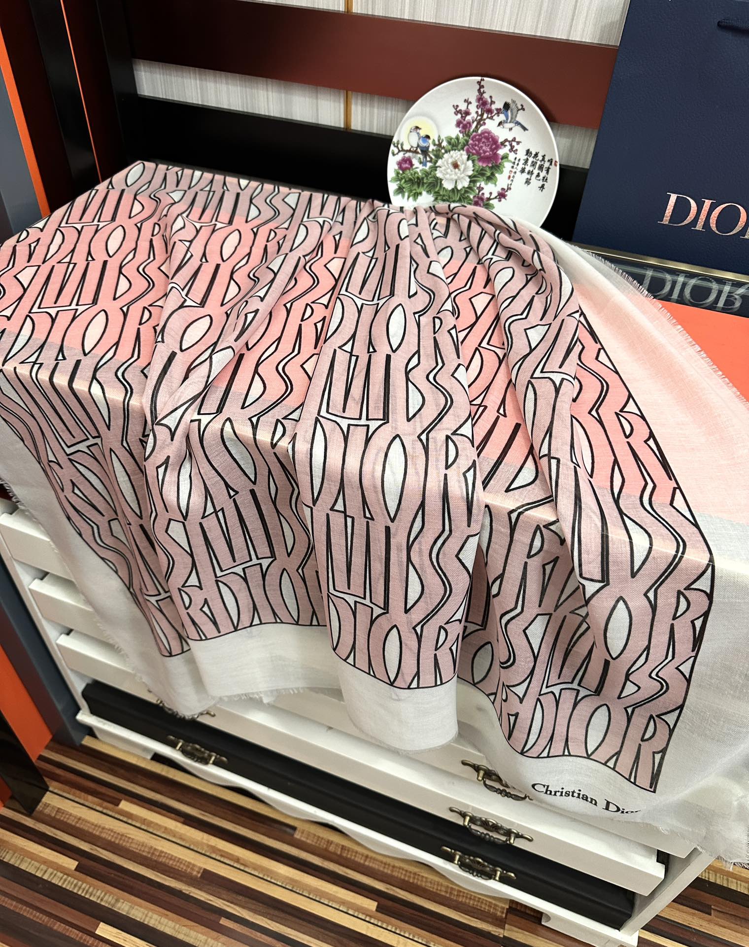 Dior scarf