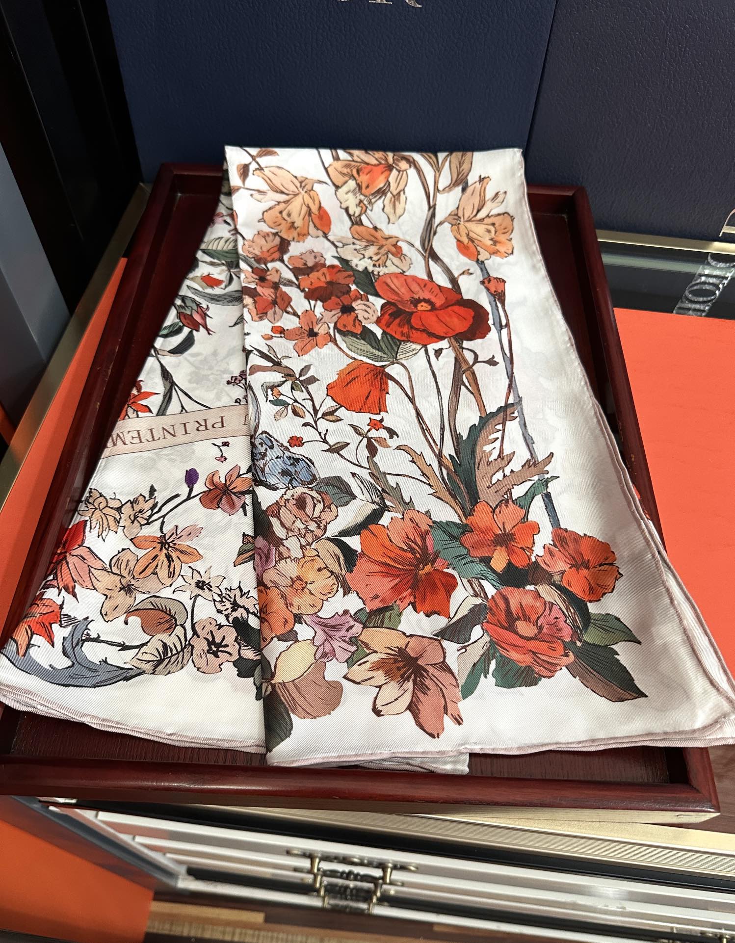 Dior scarf