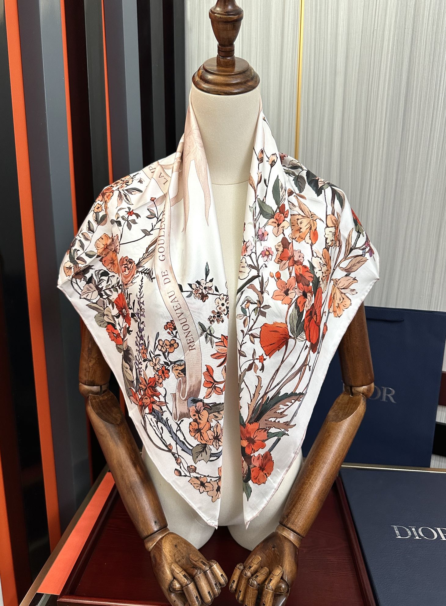 Dior scarf