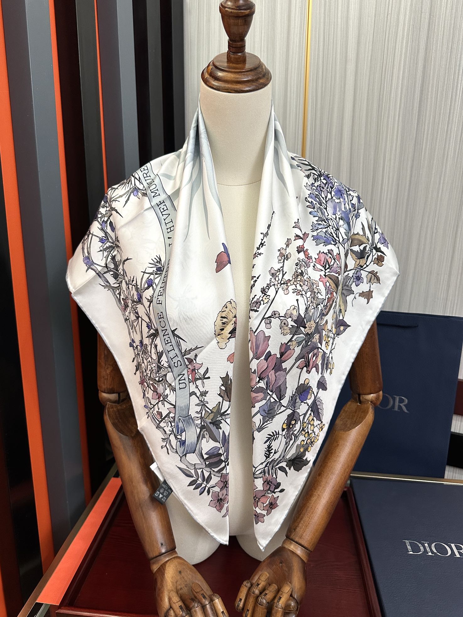Dior scarf