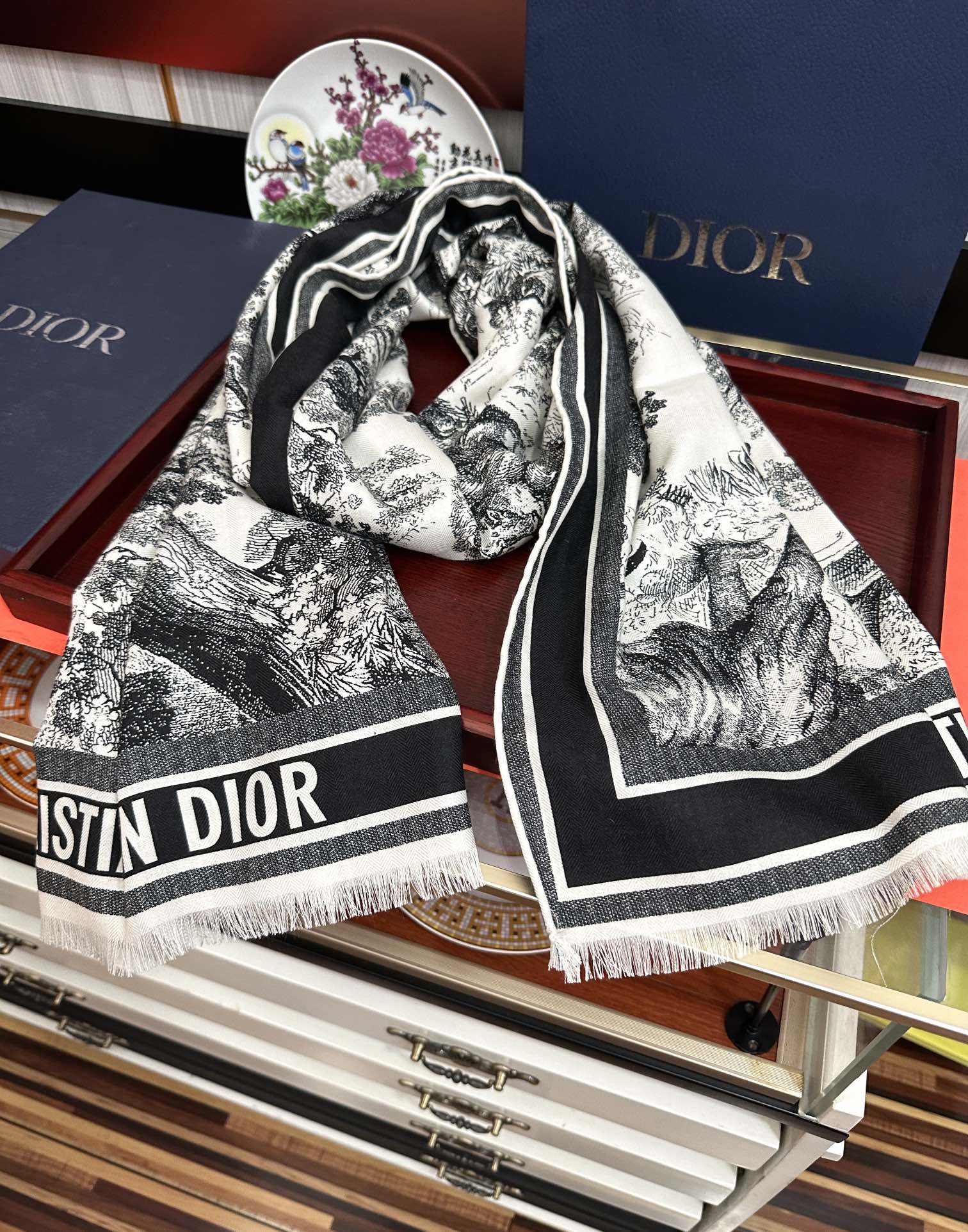 Dior scarf
