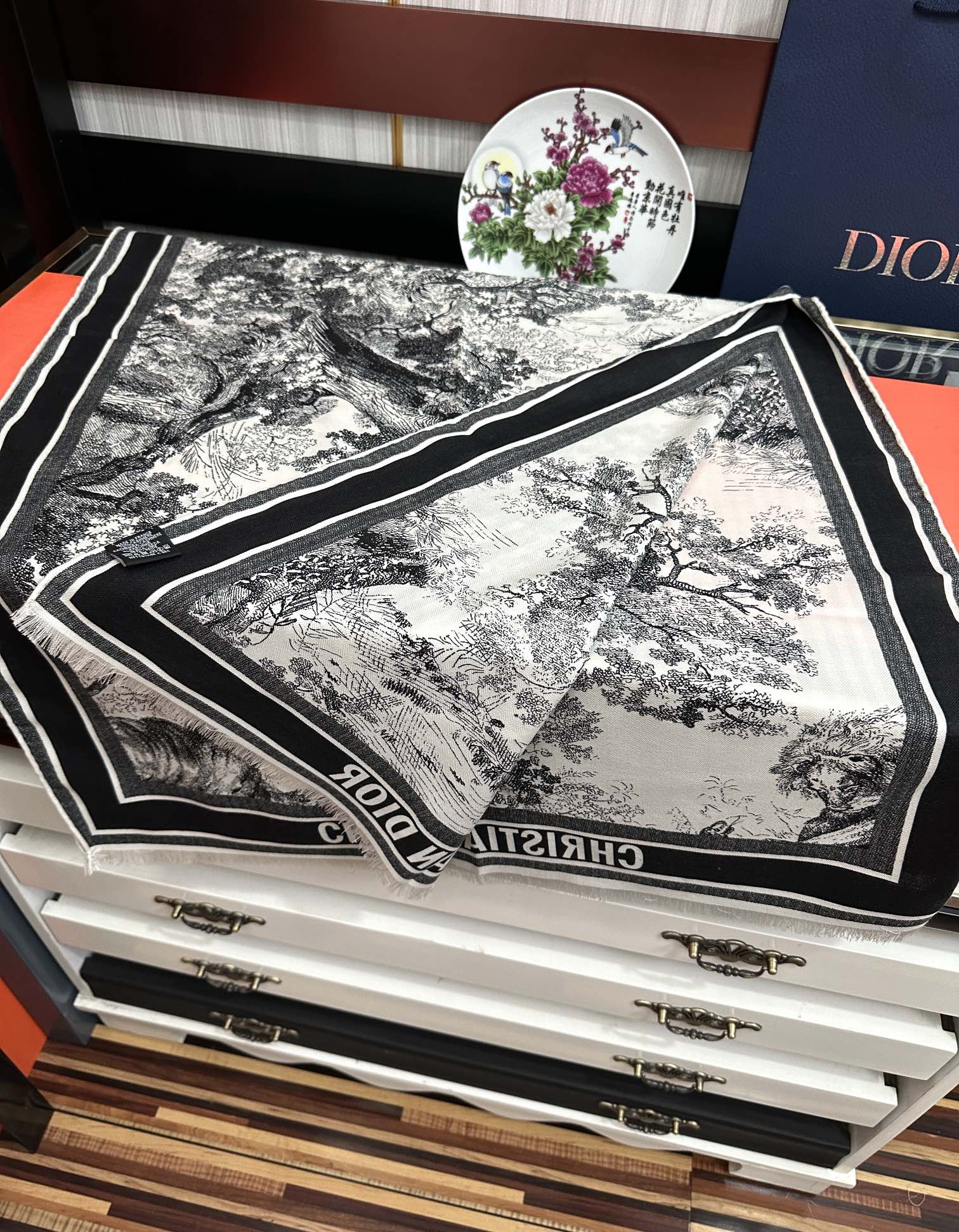 Dior scarf