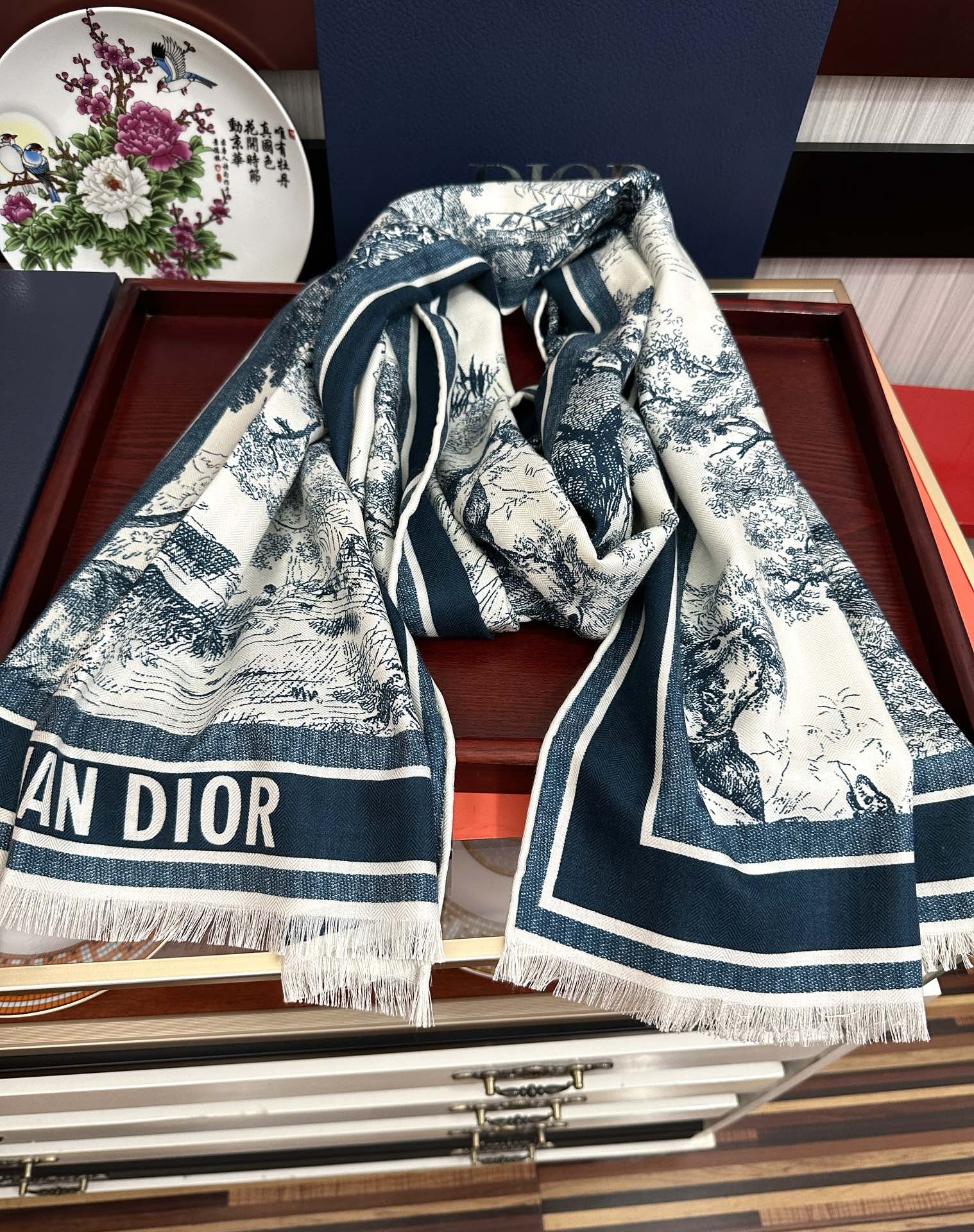 Dior scarf
