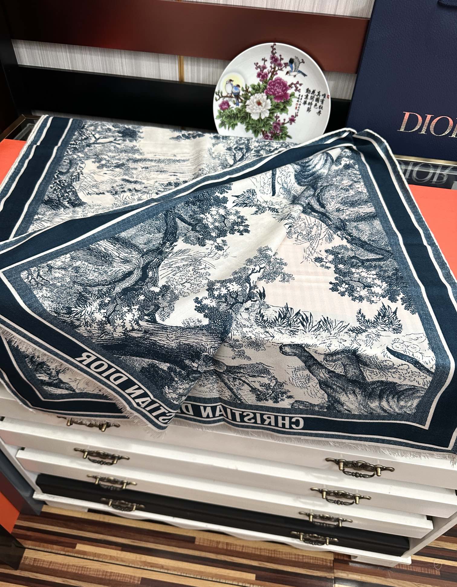 Dior scarf