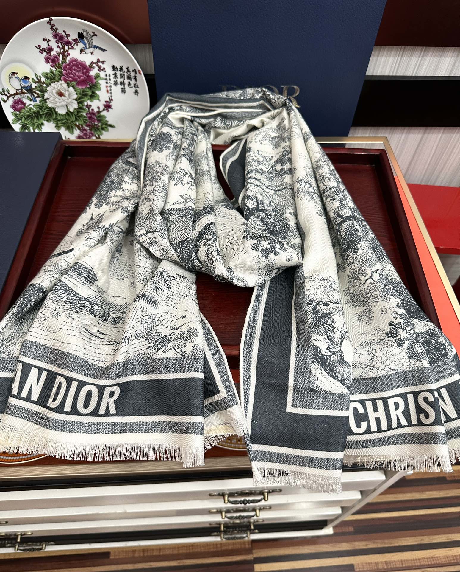 Dior scarf