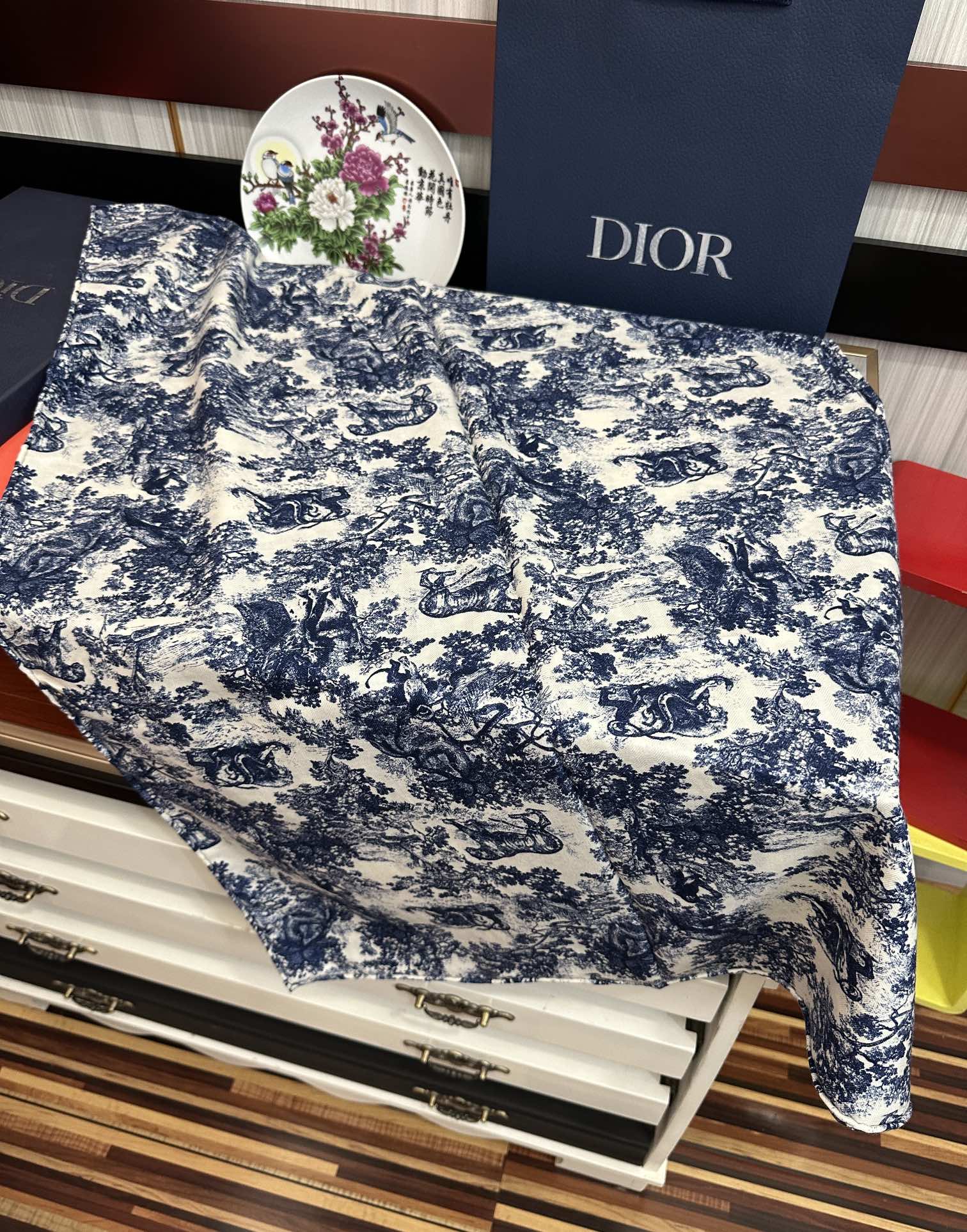 Dior scarf