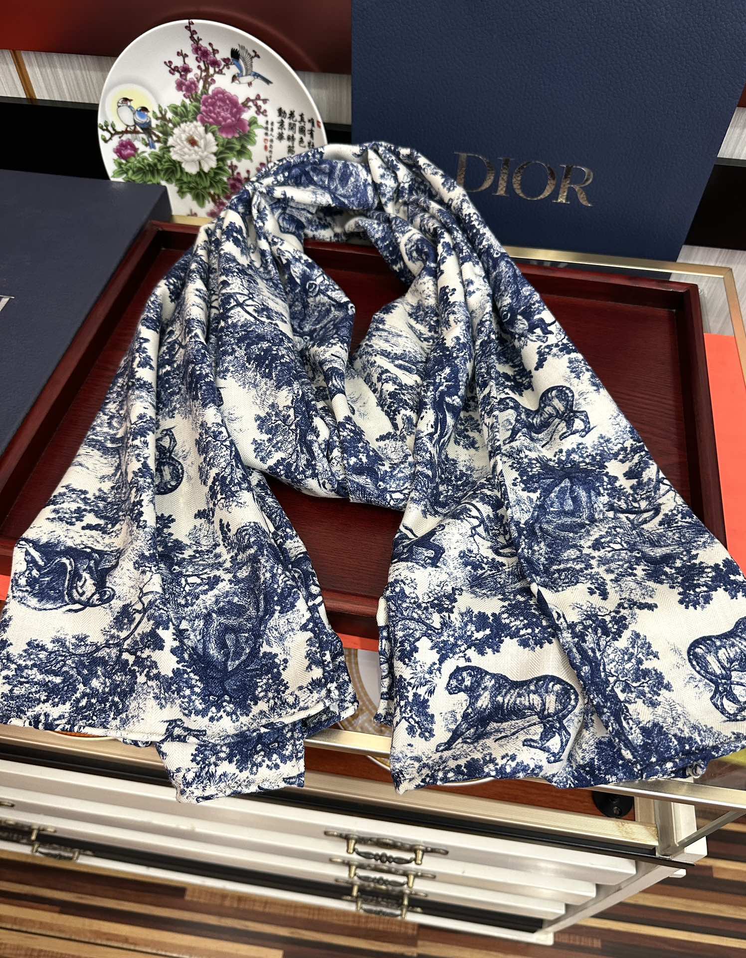 Dior scarf