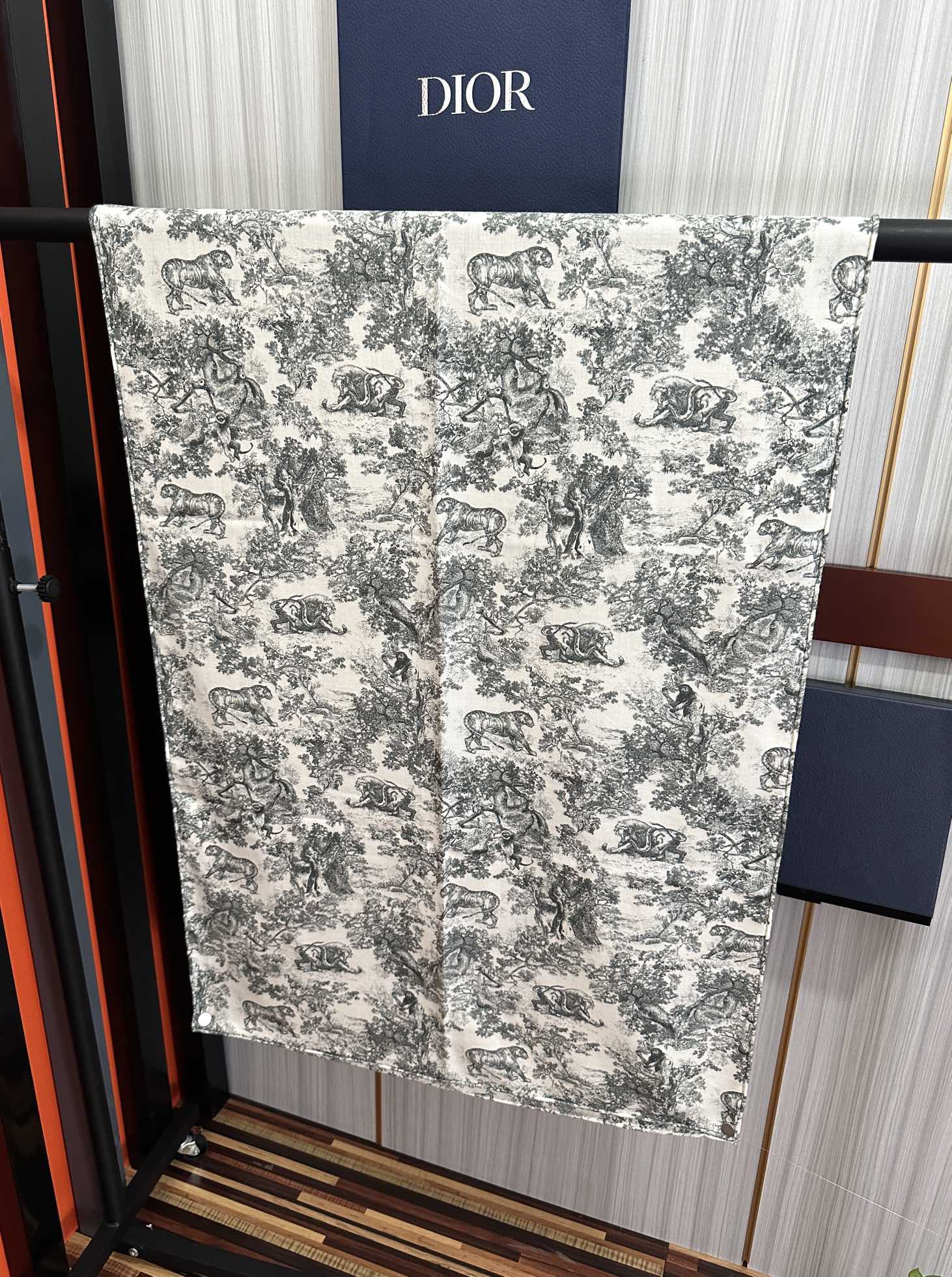 Dior scarf