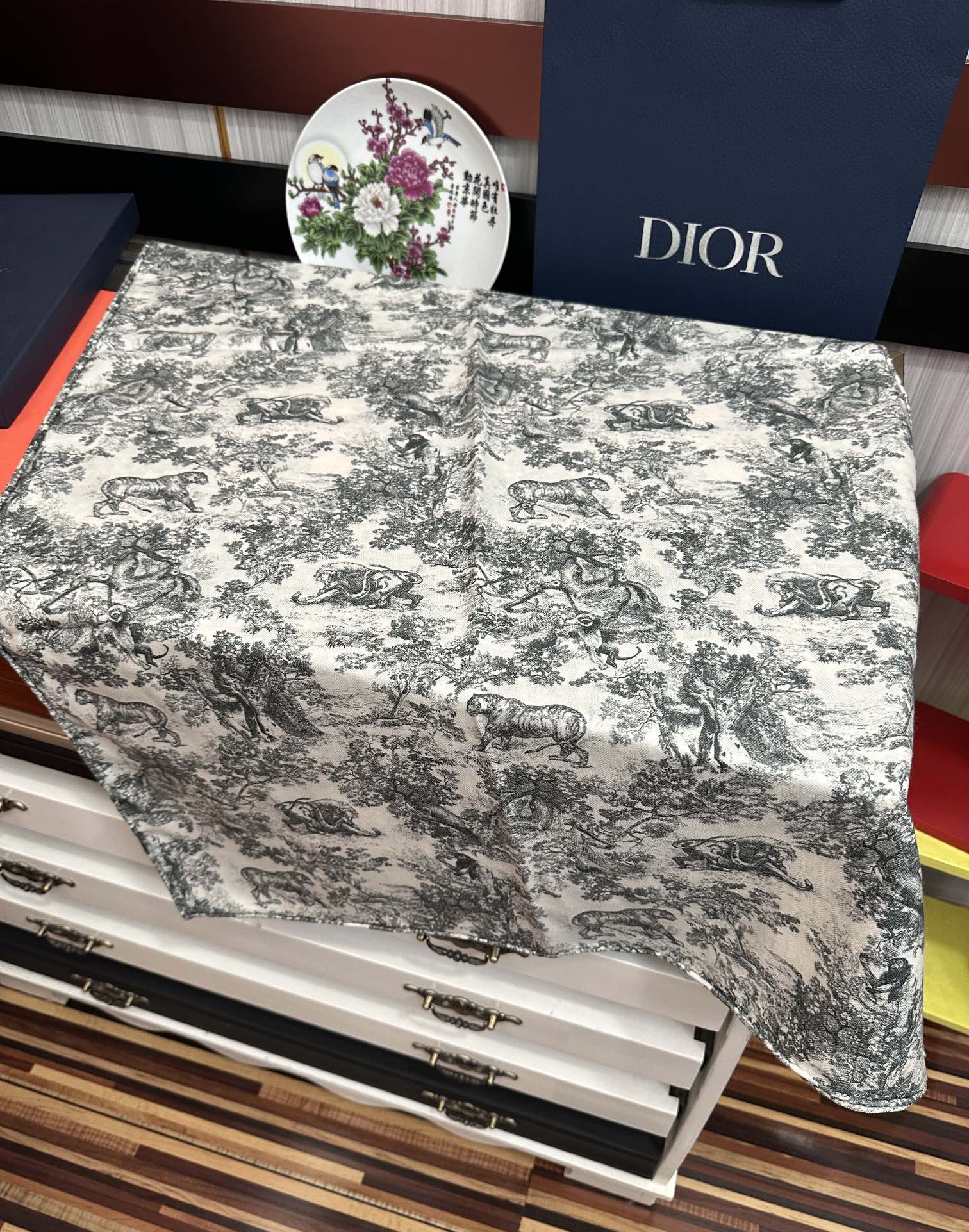 Dior scarf