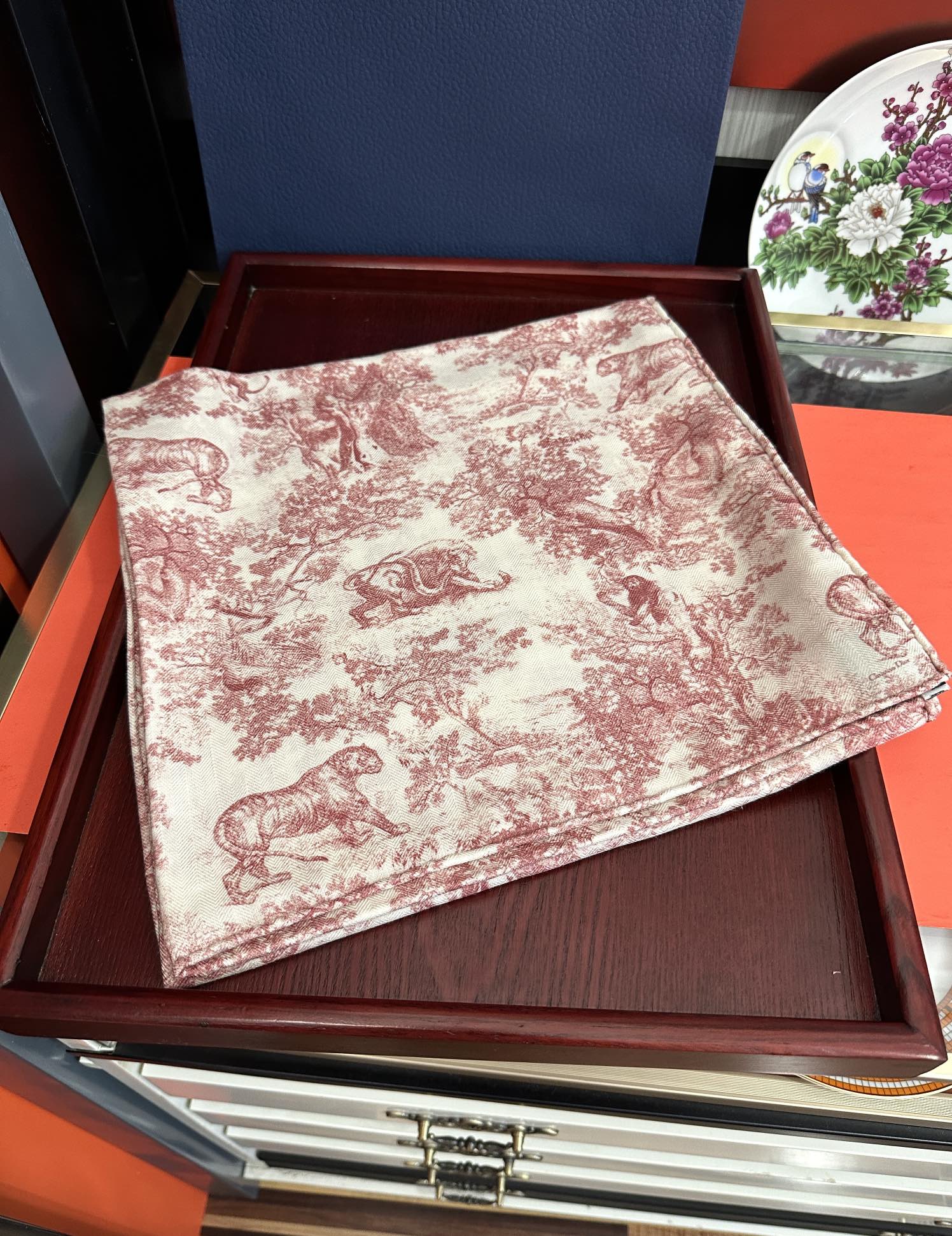 Dior scarf