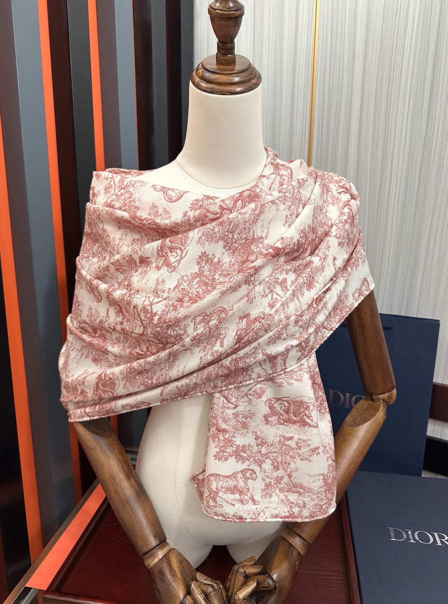Dior scarf