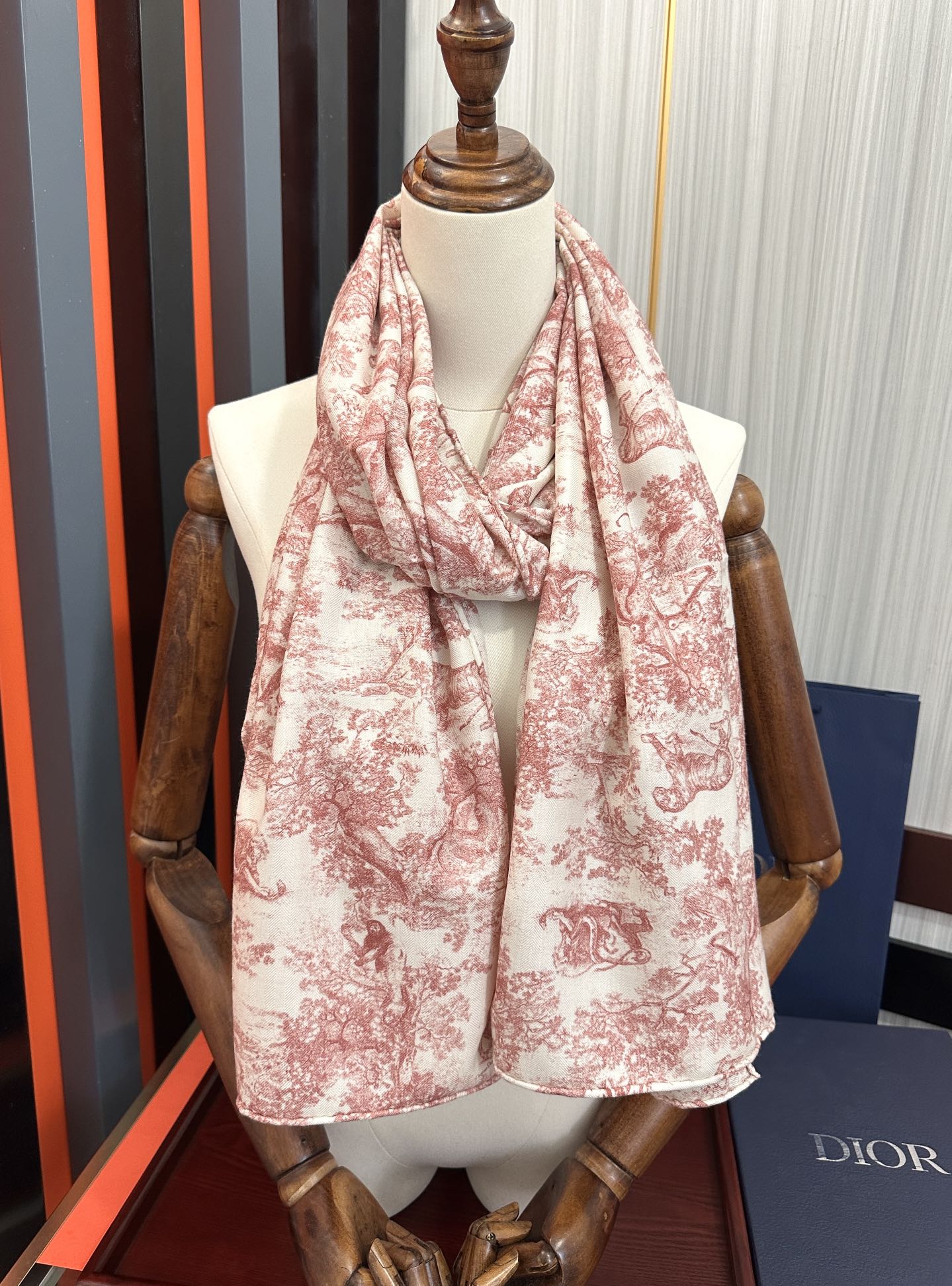 Dior scarf