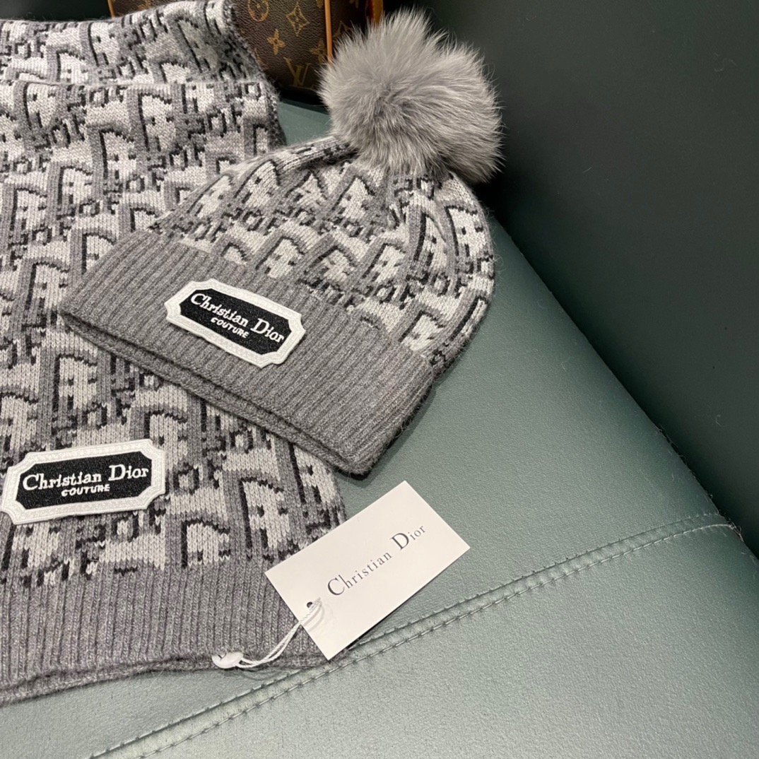 Dior scarf