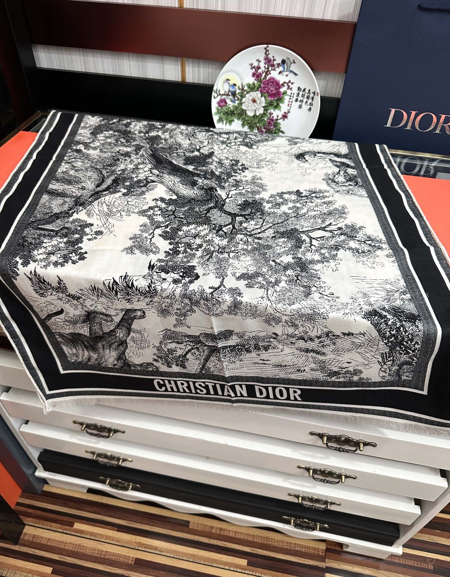 Dior scarf