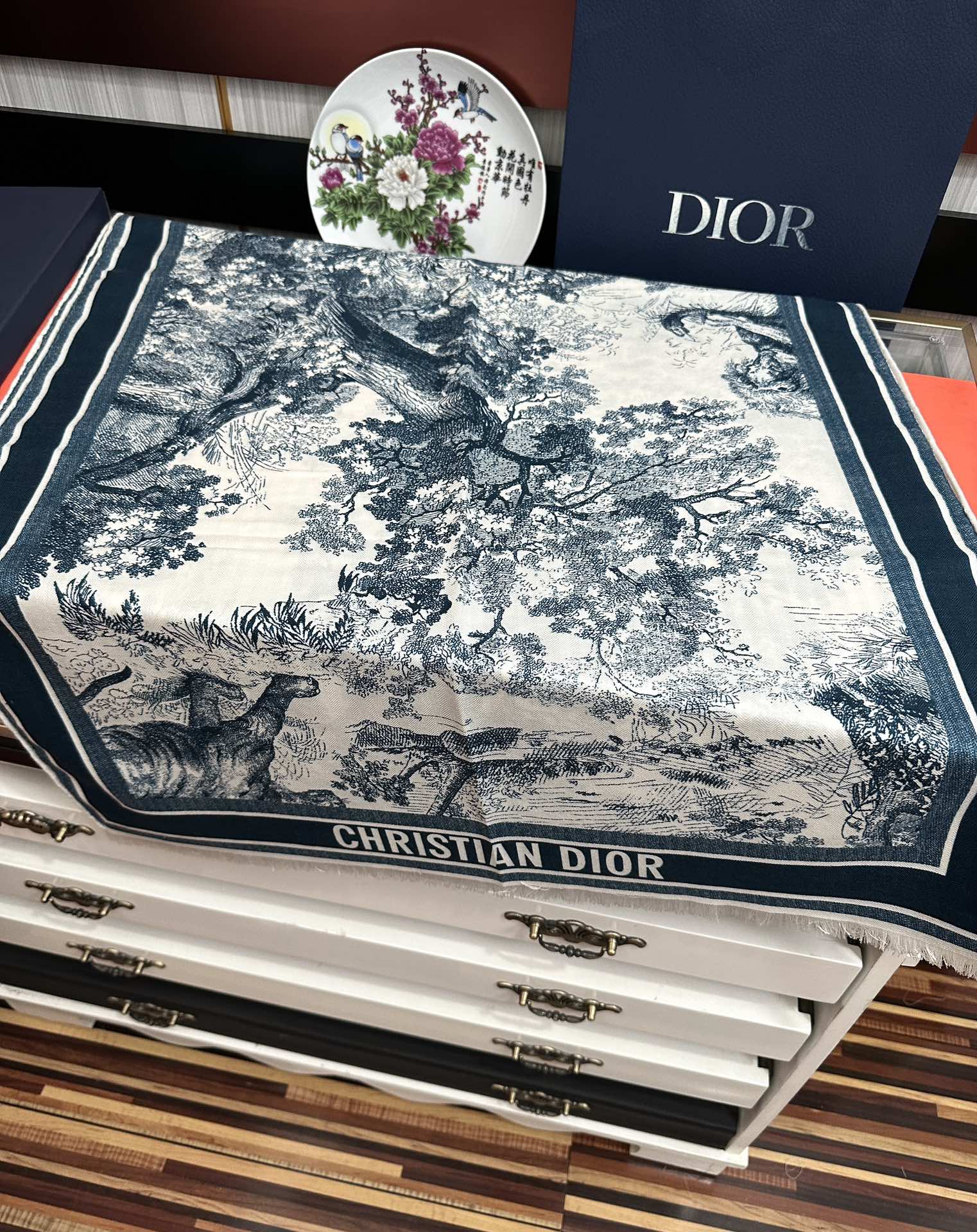 Dior scarf