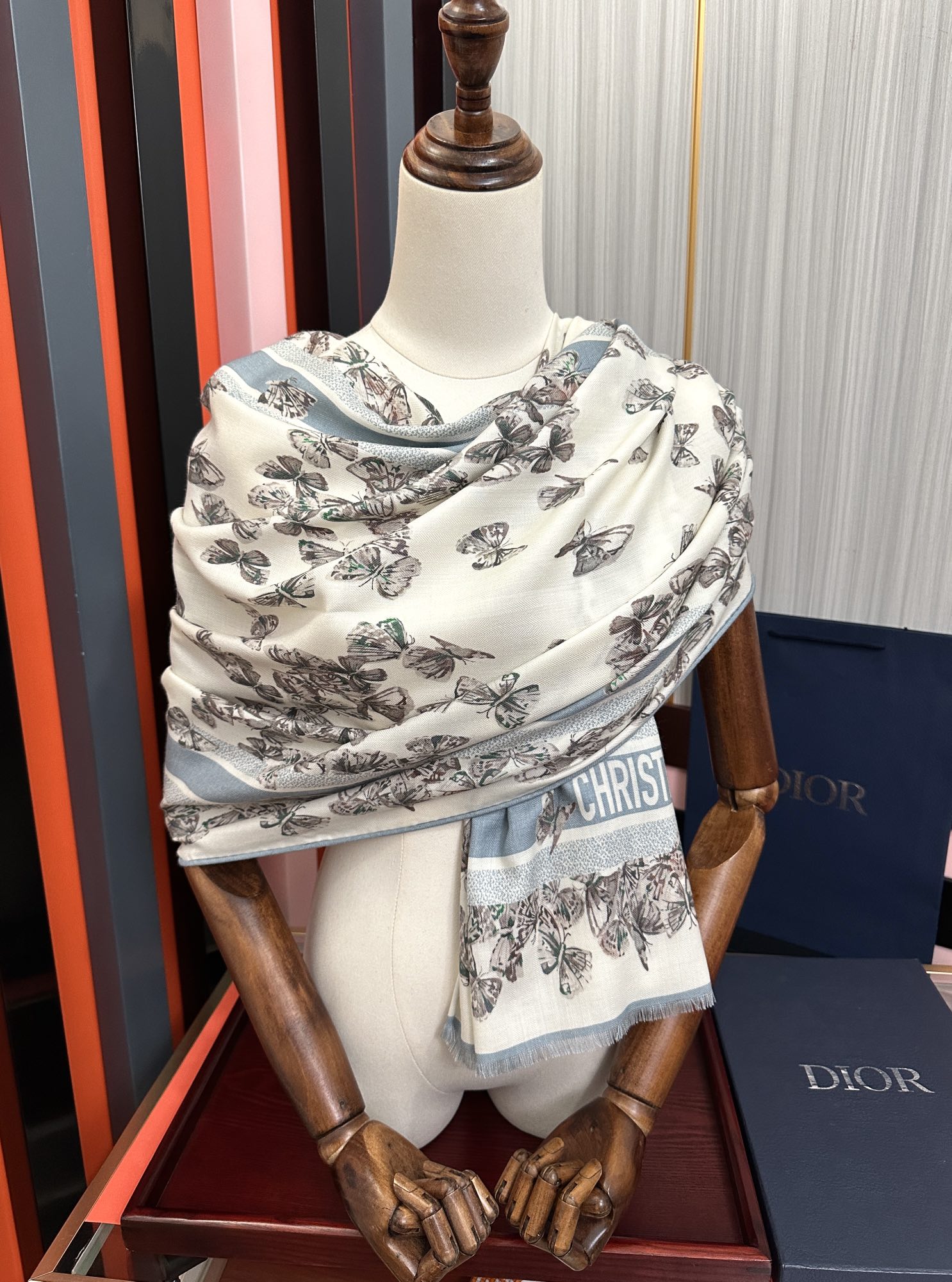 Dior scarf