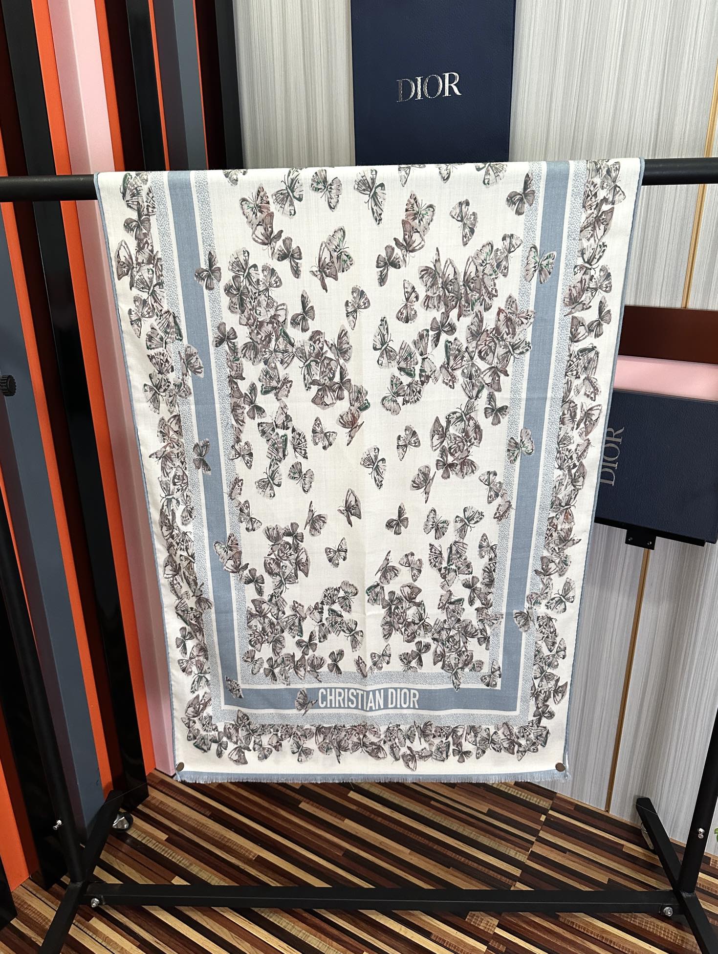 Dior scarf