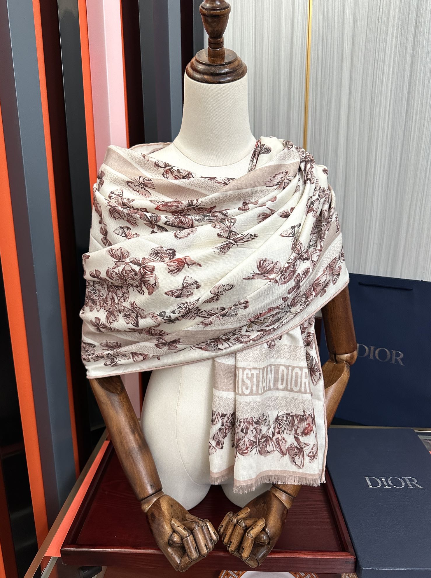 Dior scarf