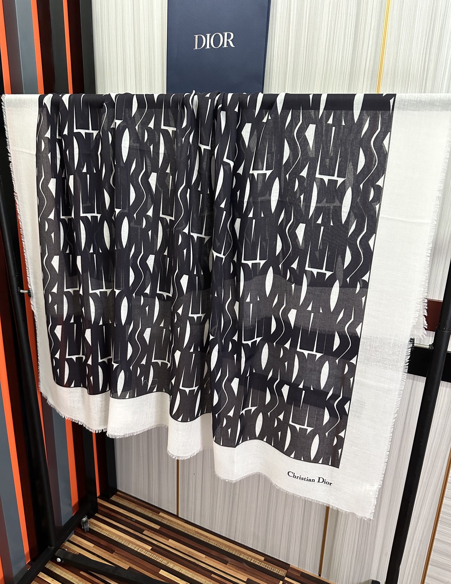 Dior scarf