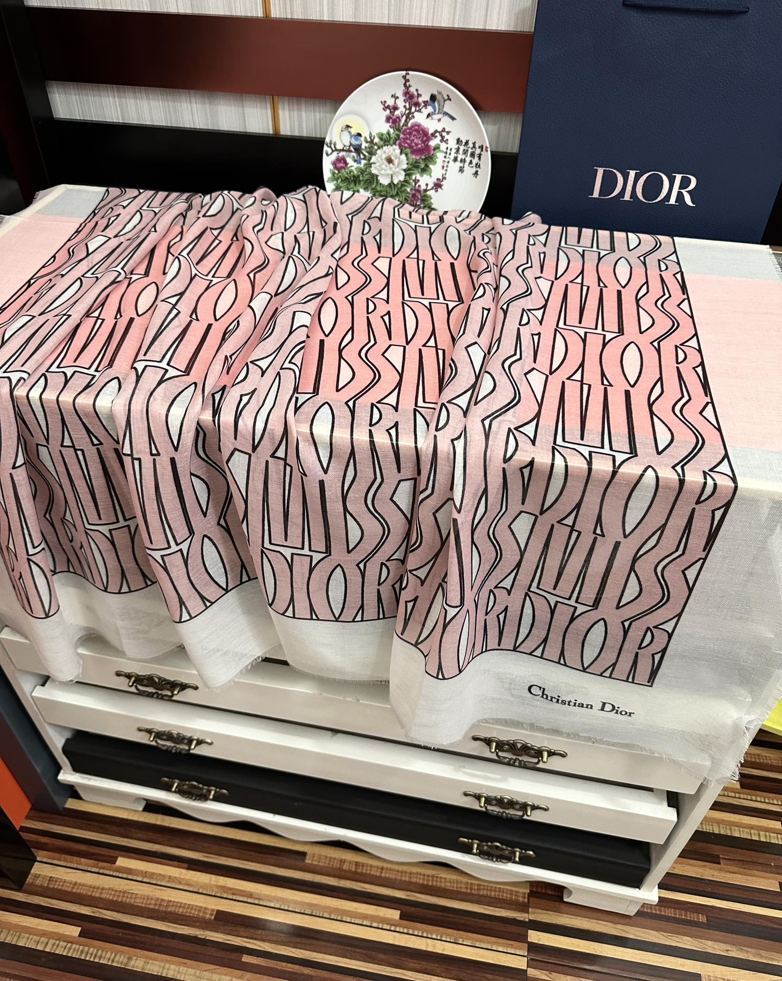 Dior scarf