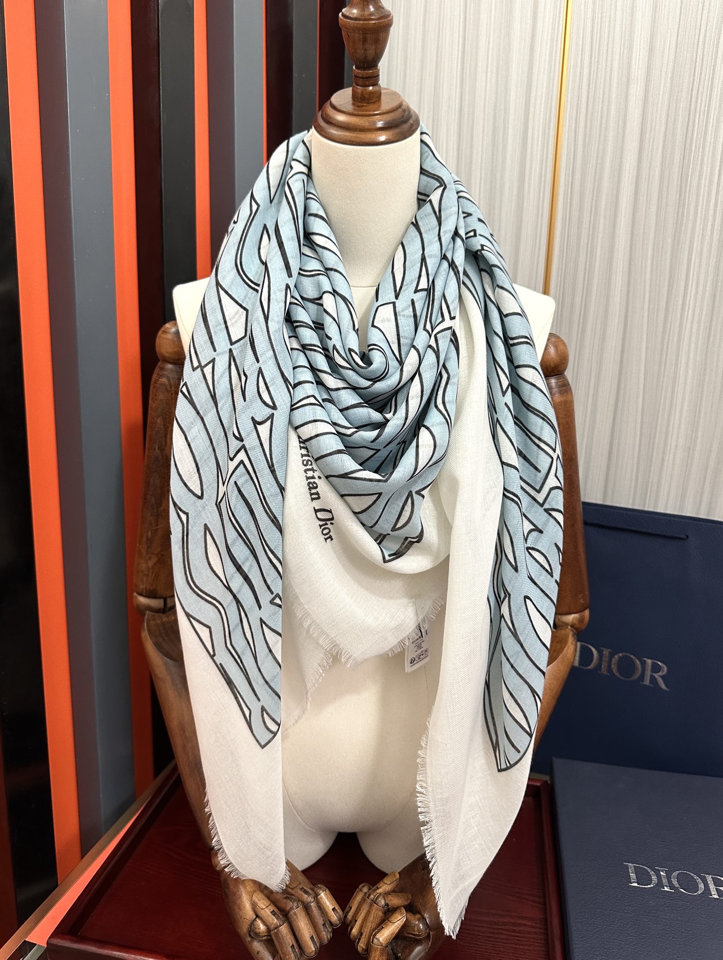Dior scarf