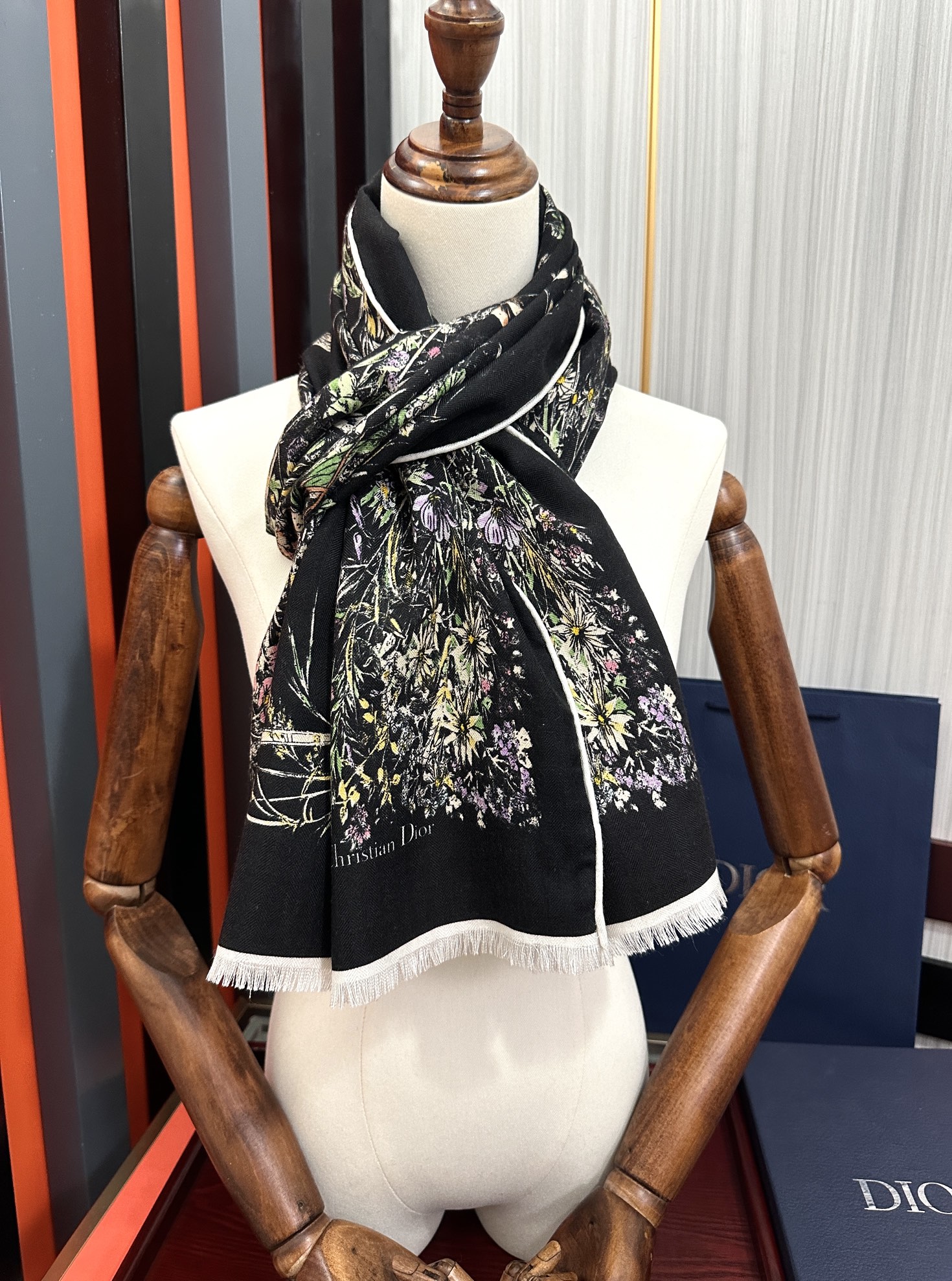 Dior scarf