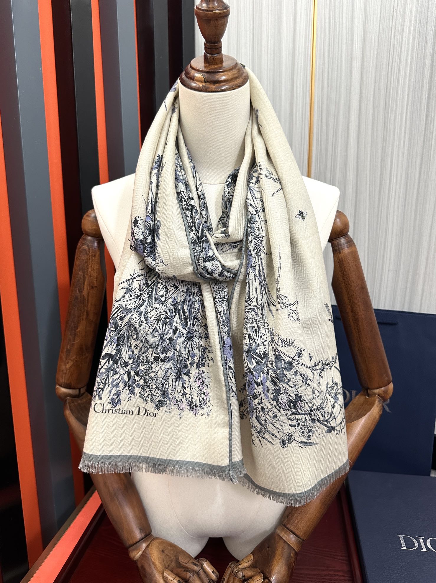 Dior scarf