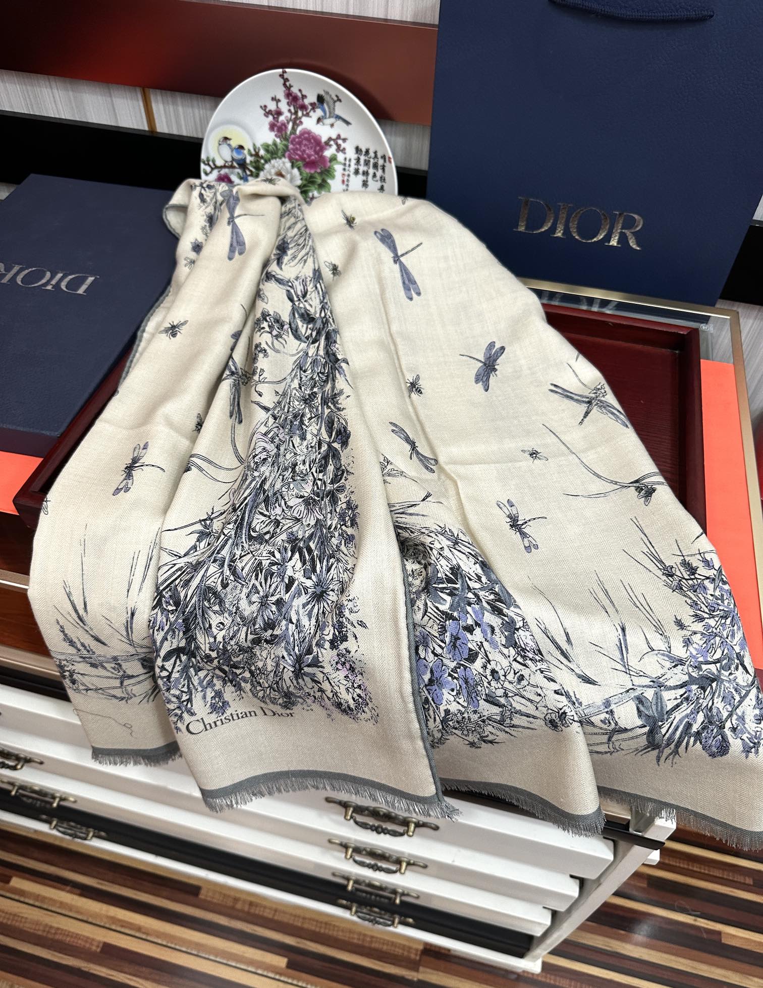 Dior scarf