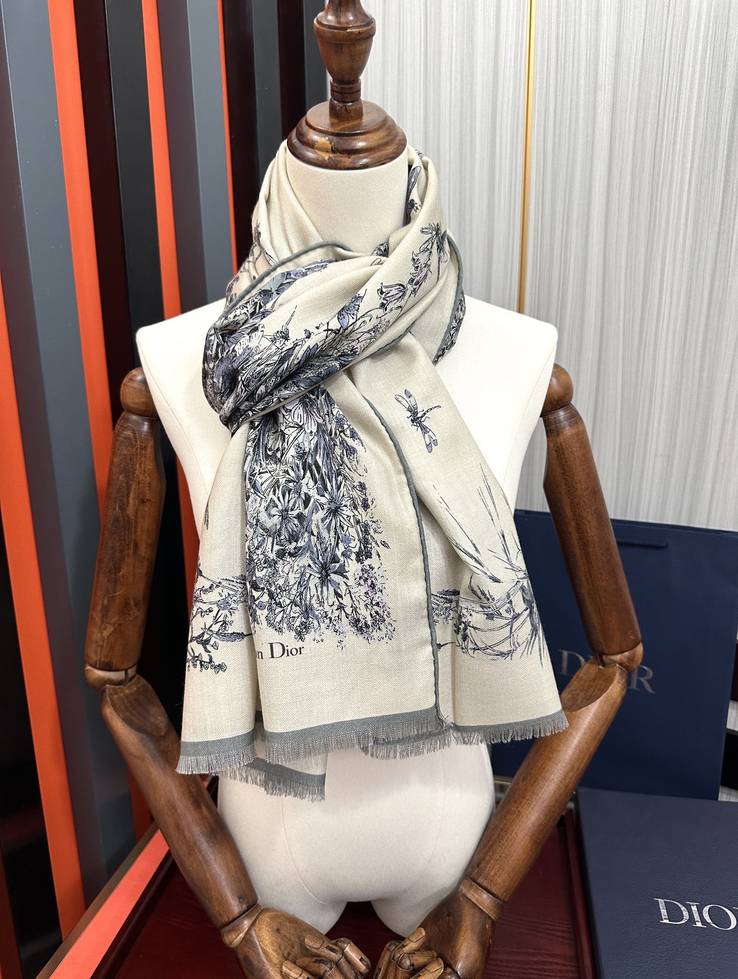 Dior scarf