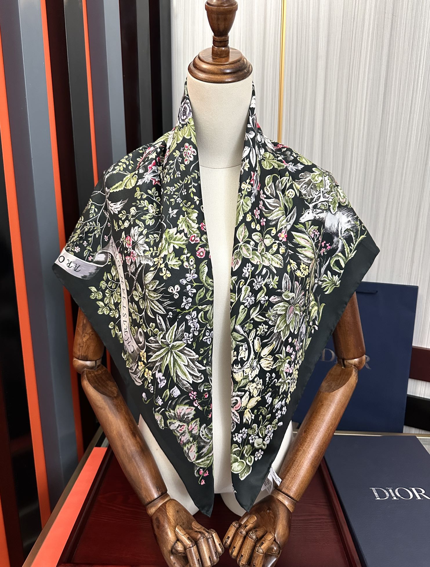 Dior scarf