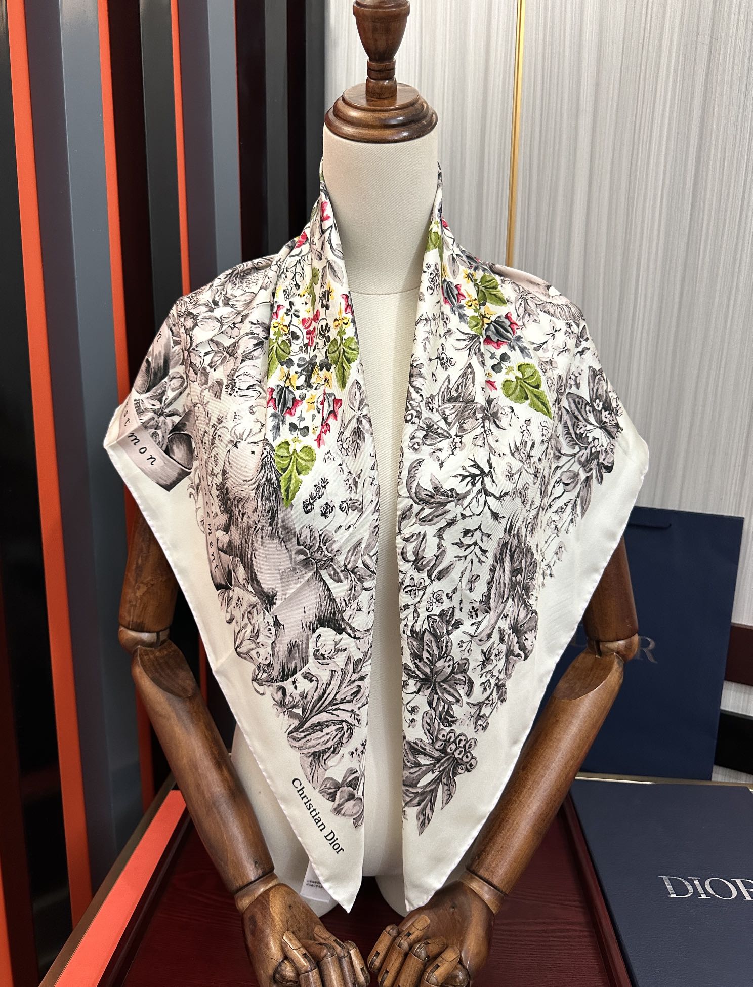 Dior scarf