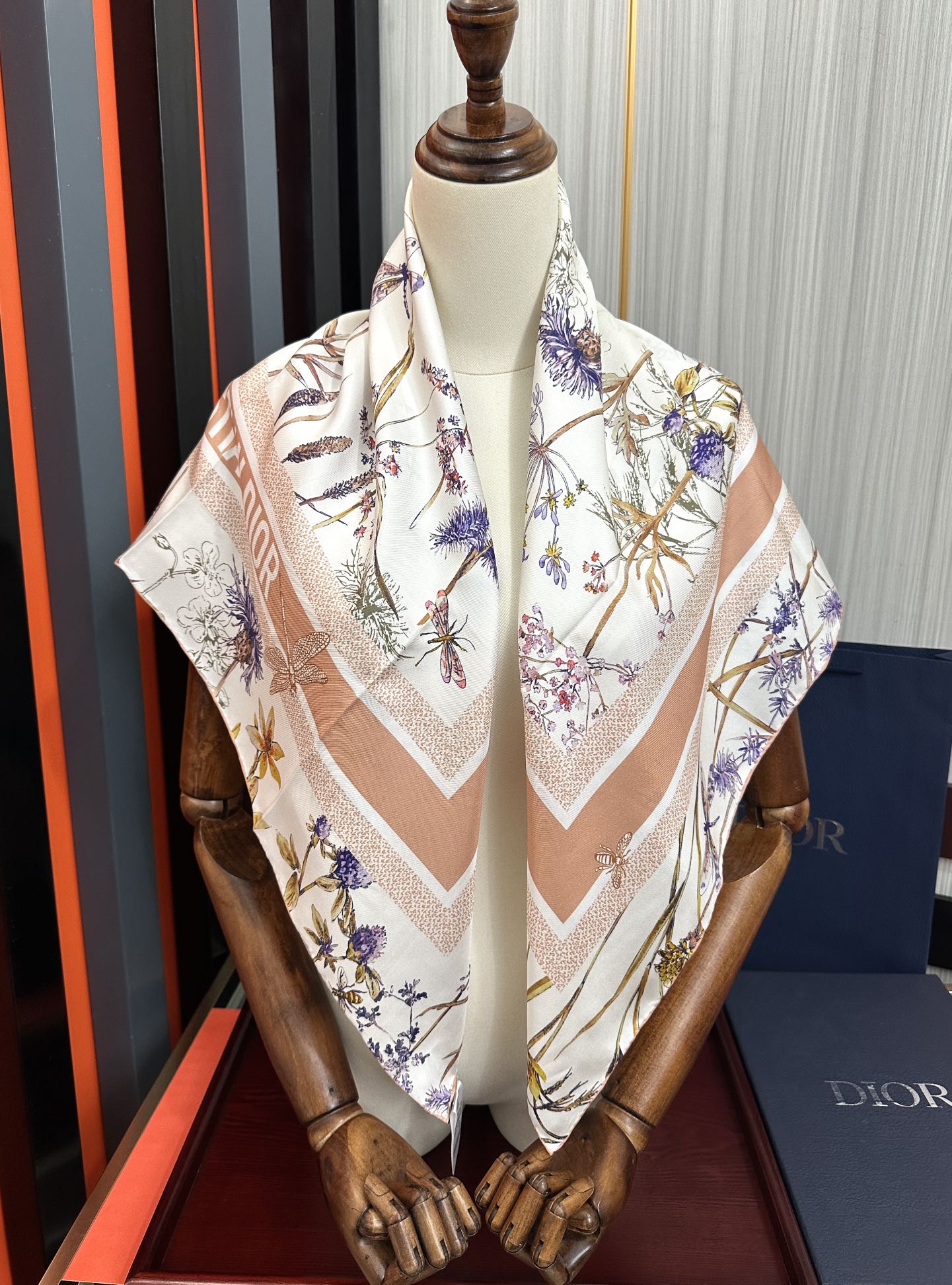 Dior scarf