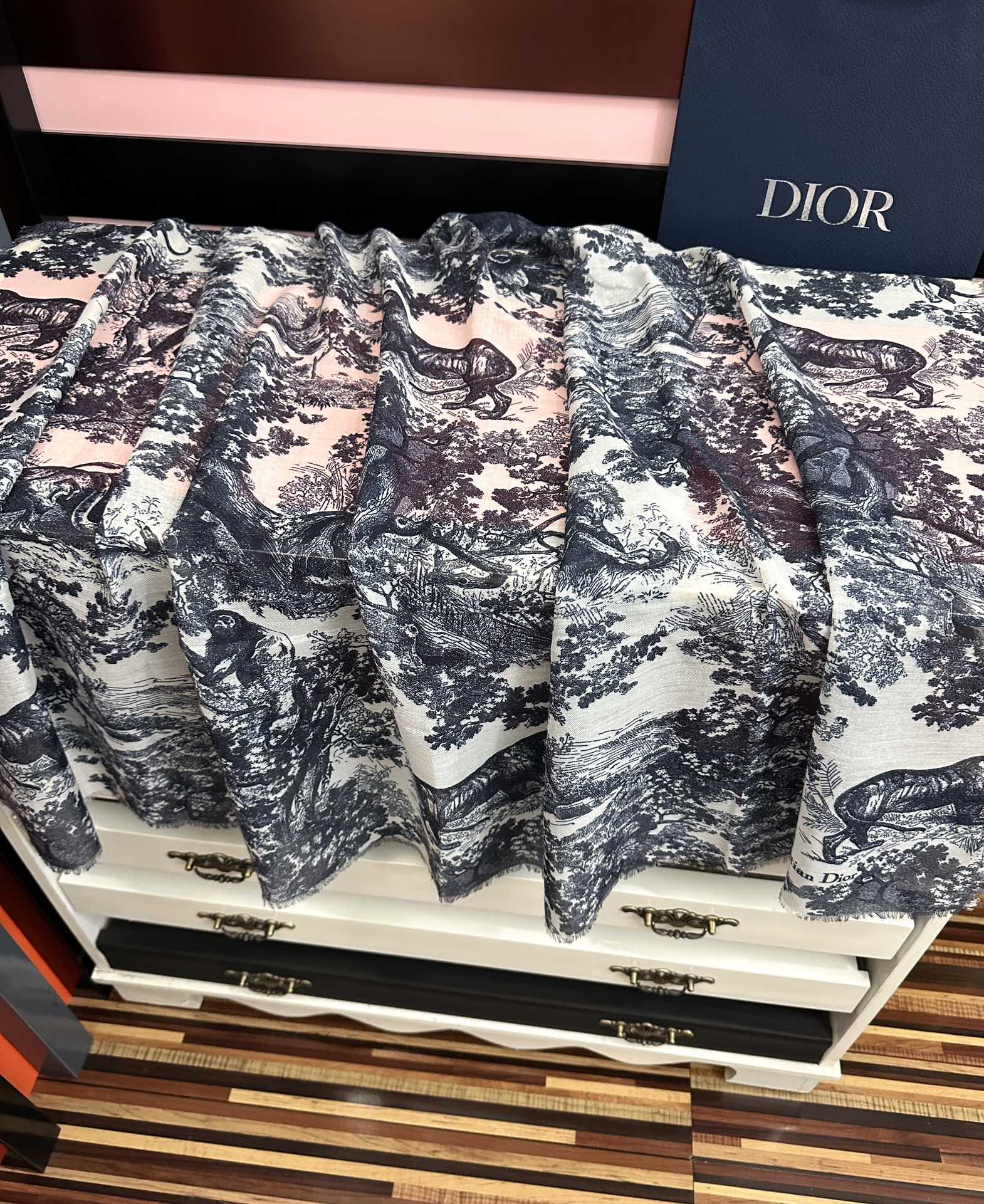 Dior scarf