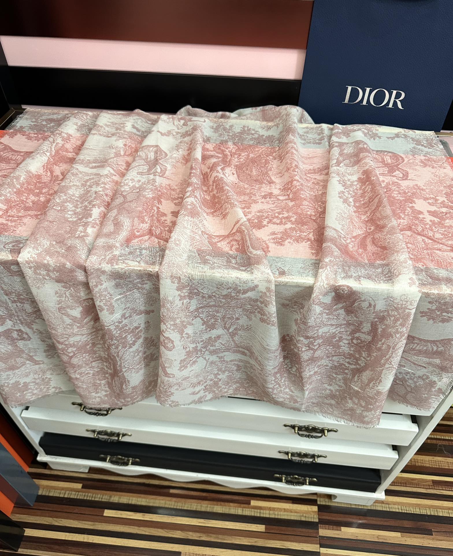 Dior scarf