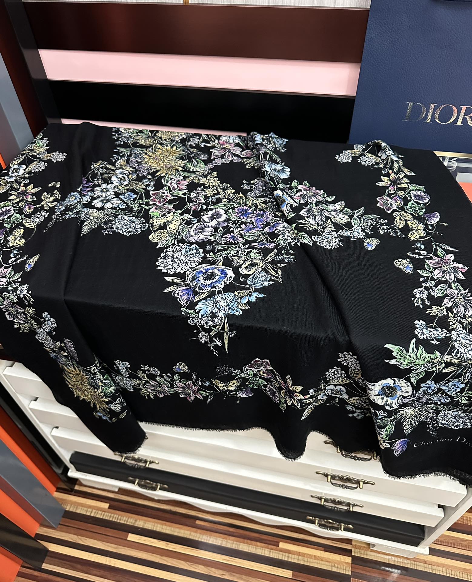 Dior scarf
