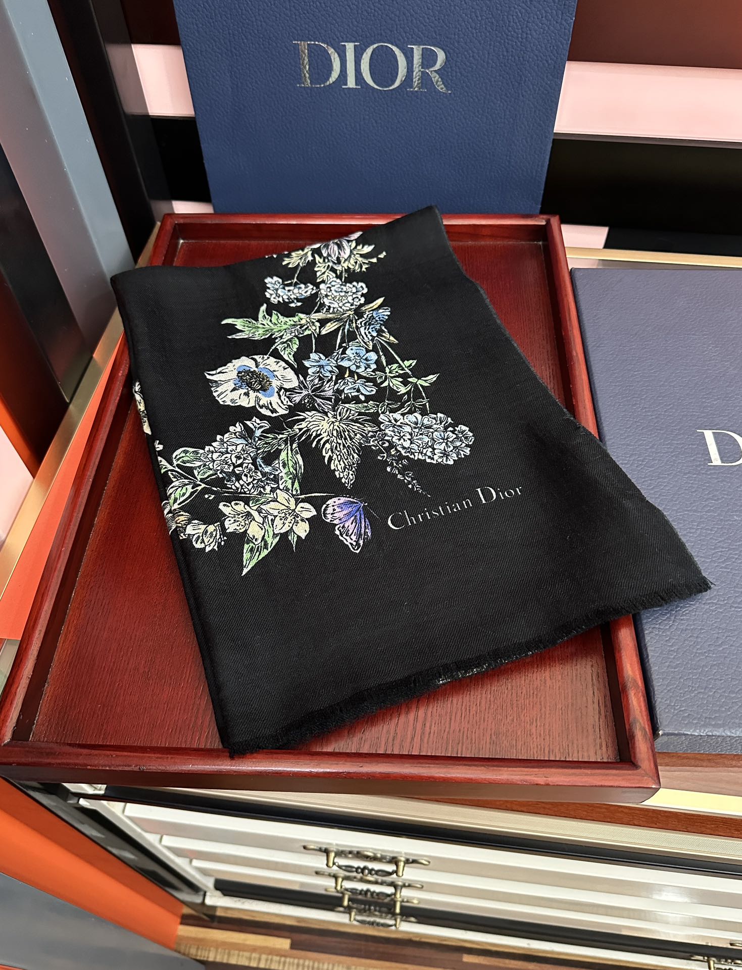 Dior scarf