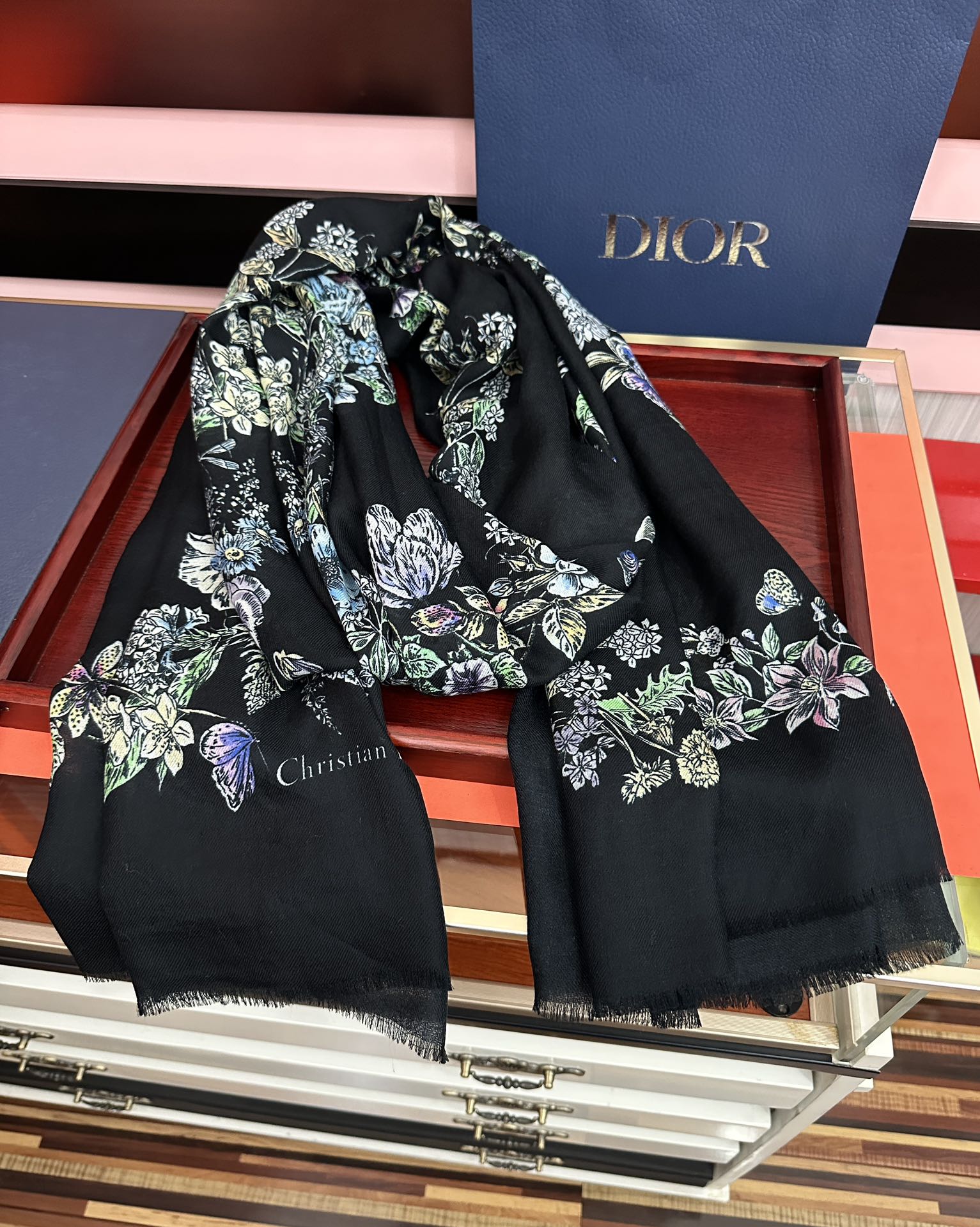 Dior scarf